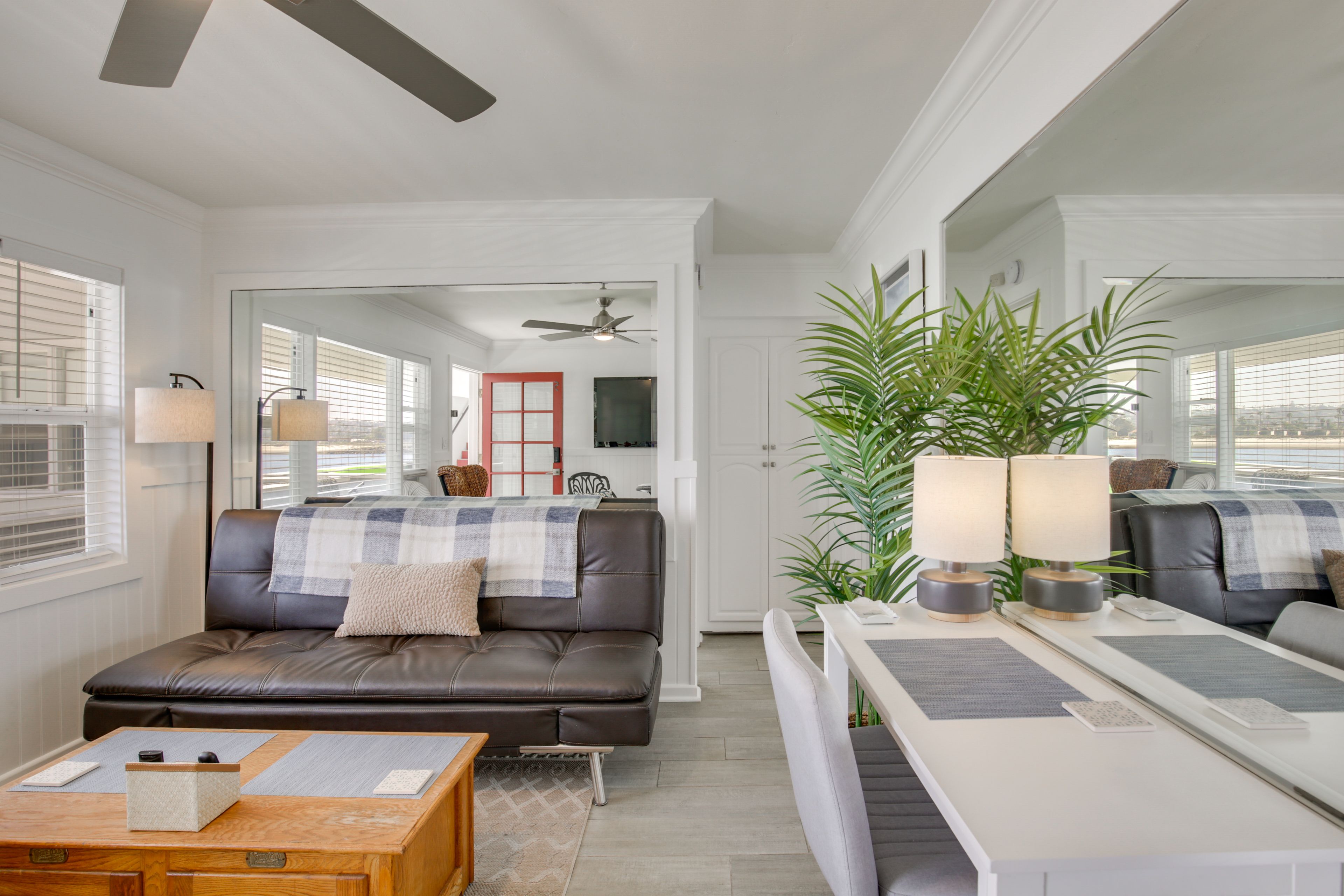 Living Room | Queen Futon