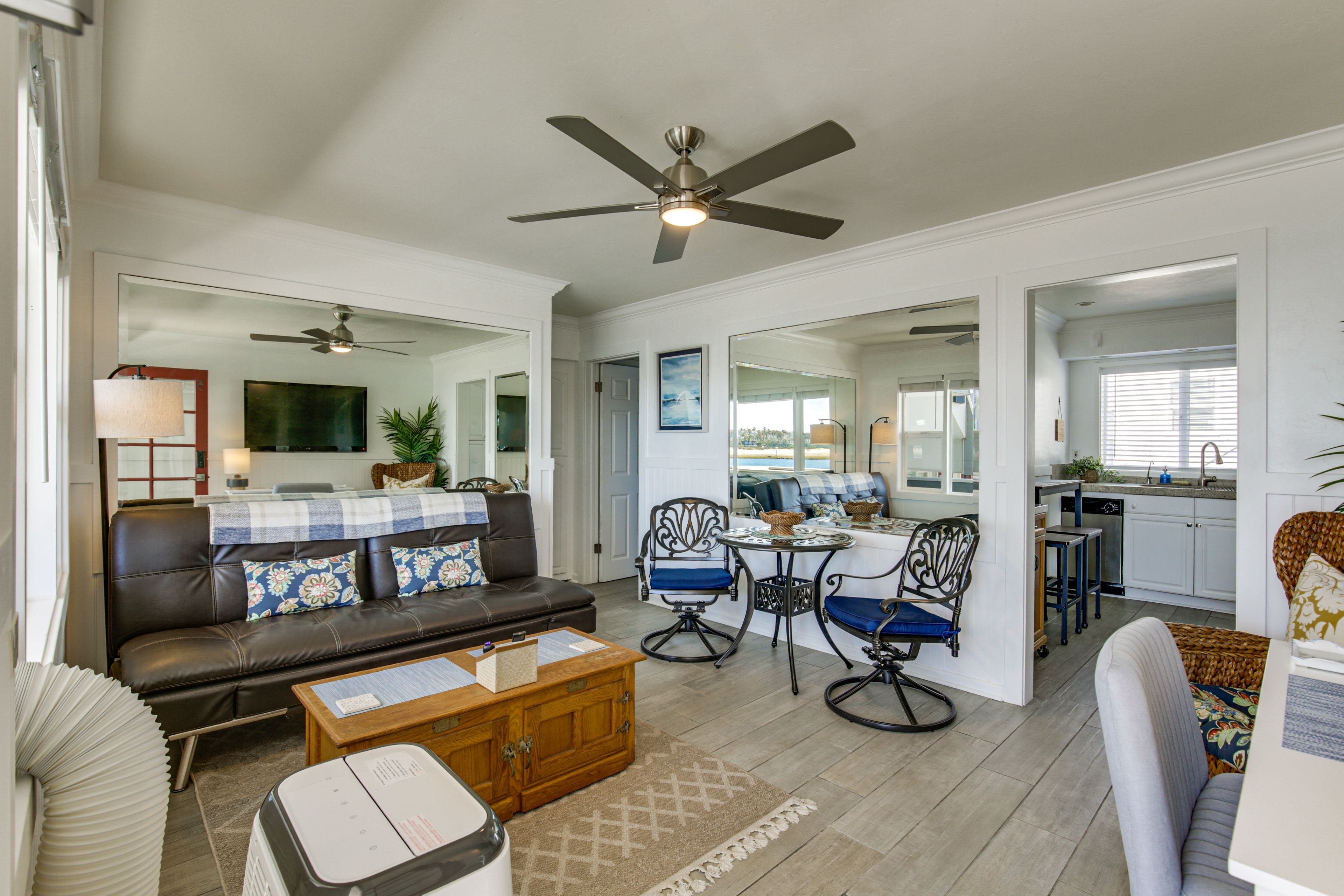 Living Room | Queen Futon