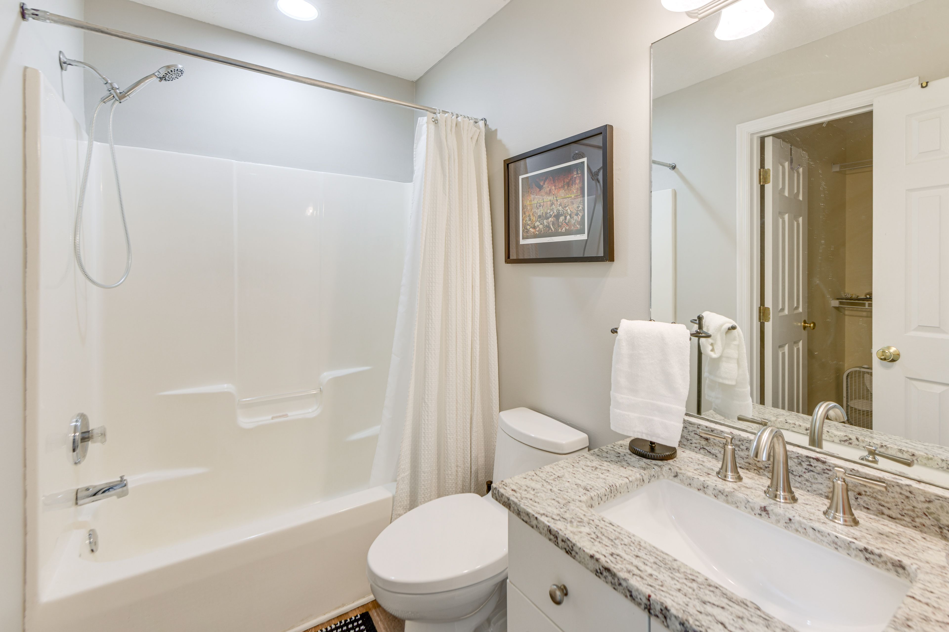 Full Bathroom | 2nd Floor