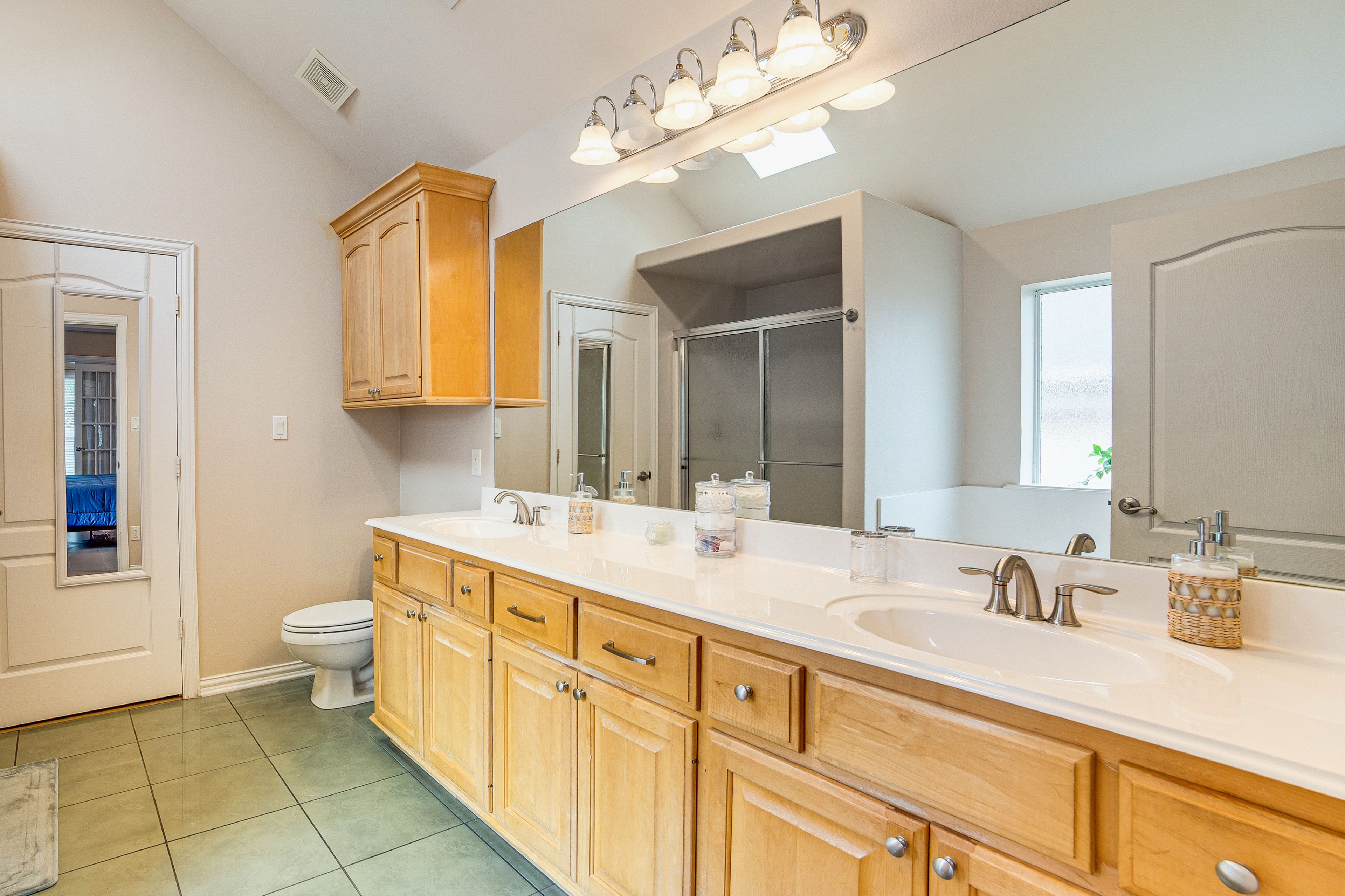 En-Suite Bathroom | Towels Provided