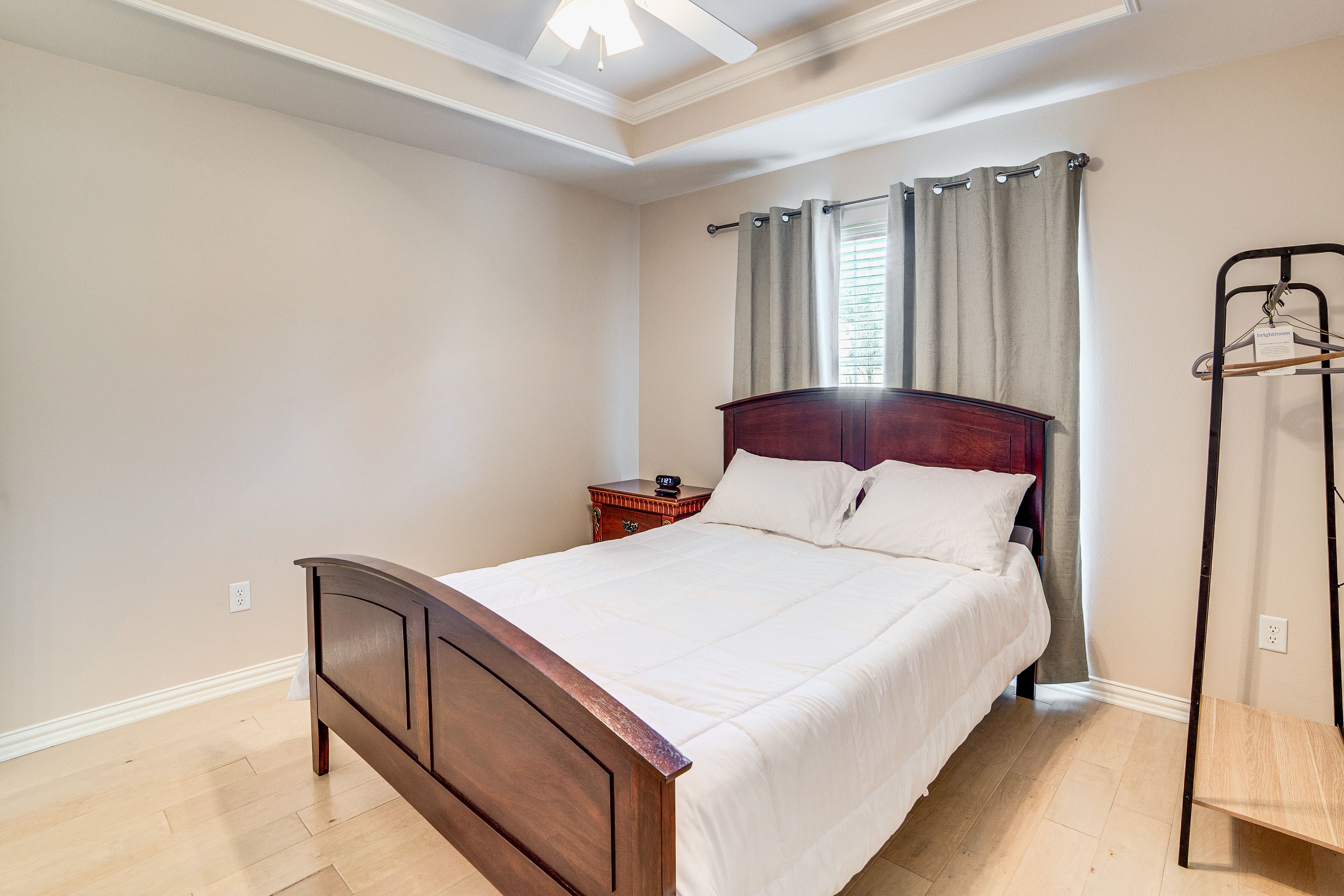 Bedroom 3 | Queen Bed