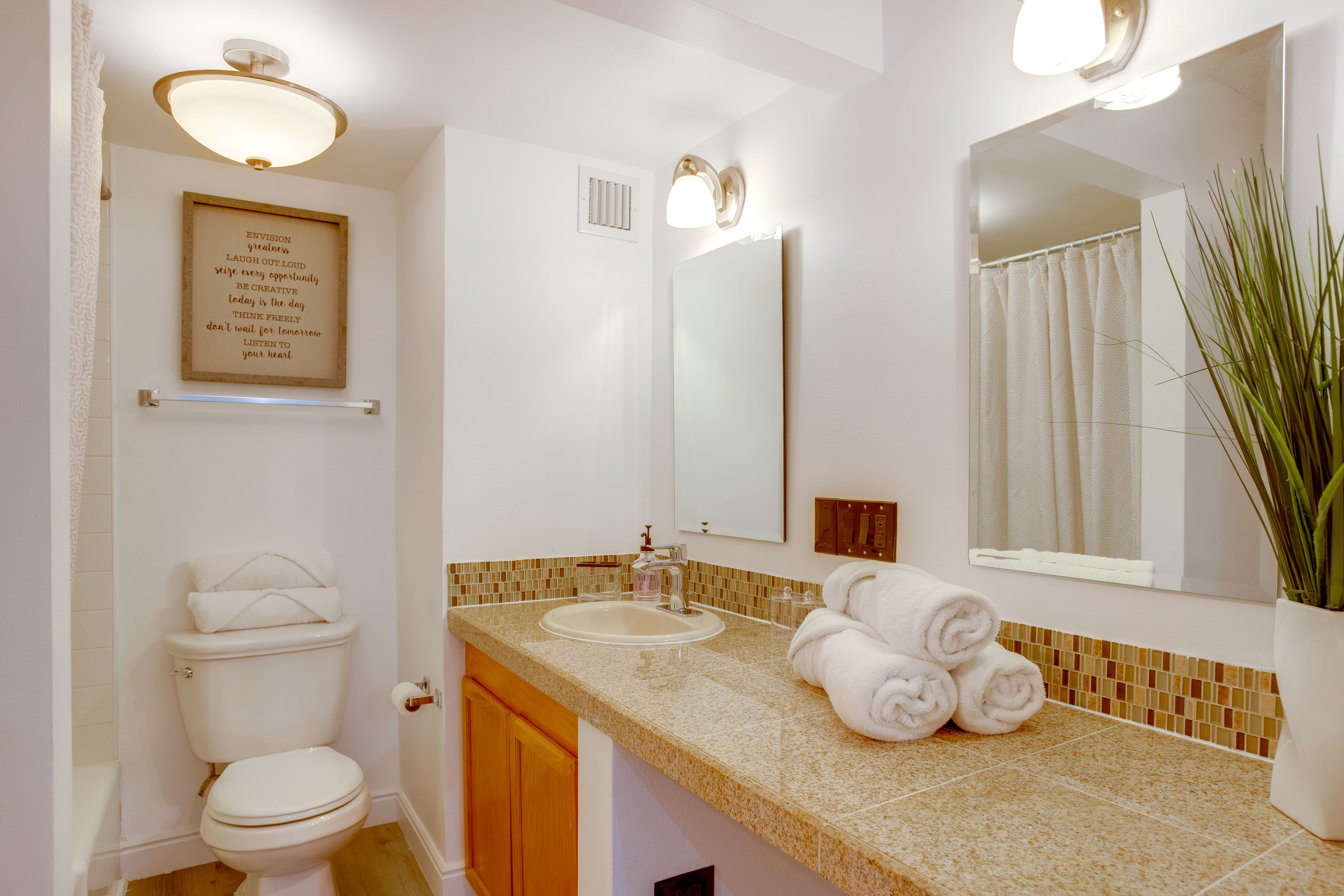 Full Bathroom | Closet