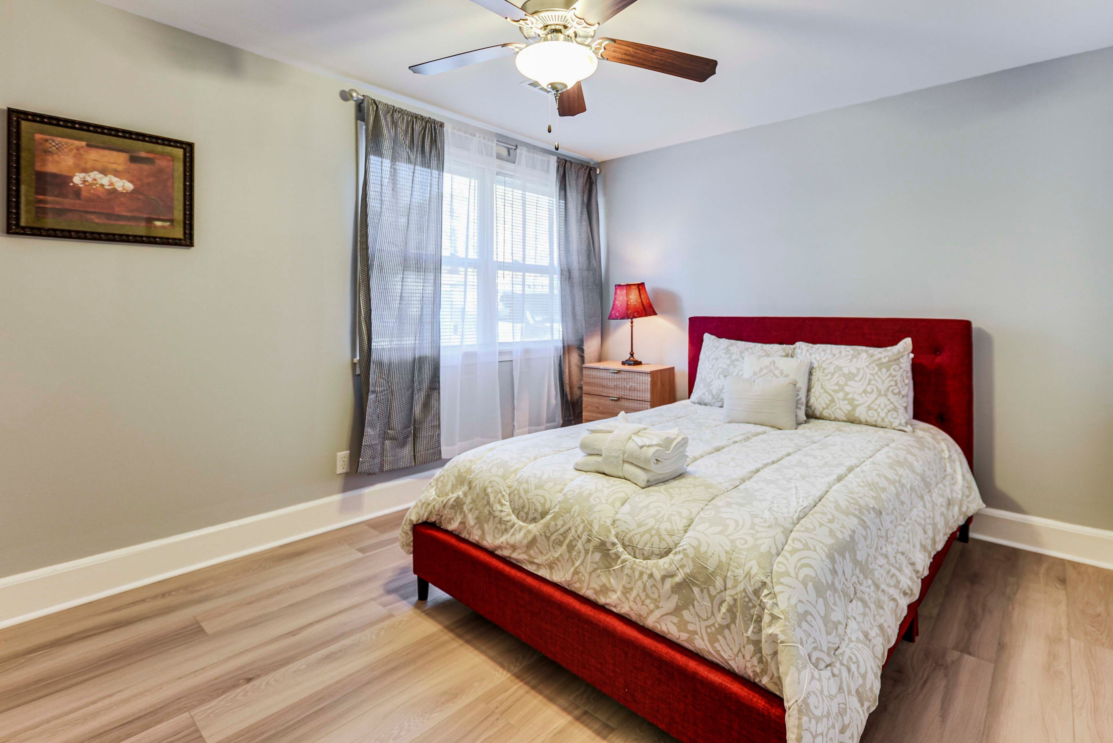 Bedroom 2 | Queen Bed