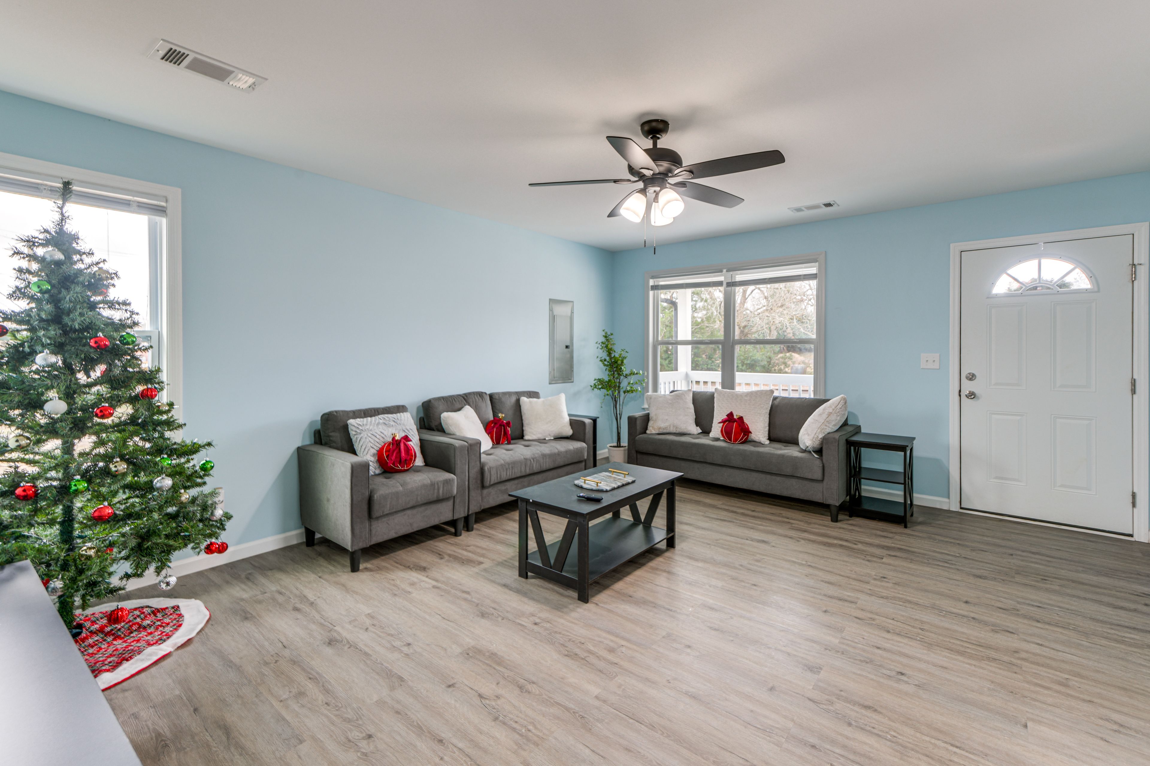 Living Room | Smart TV | Free WiFi