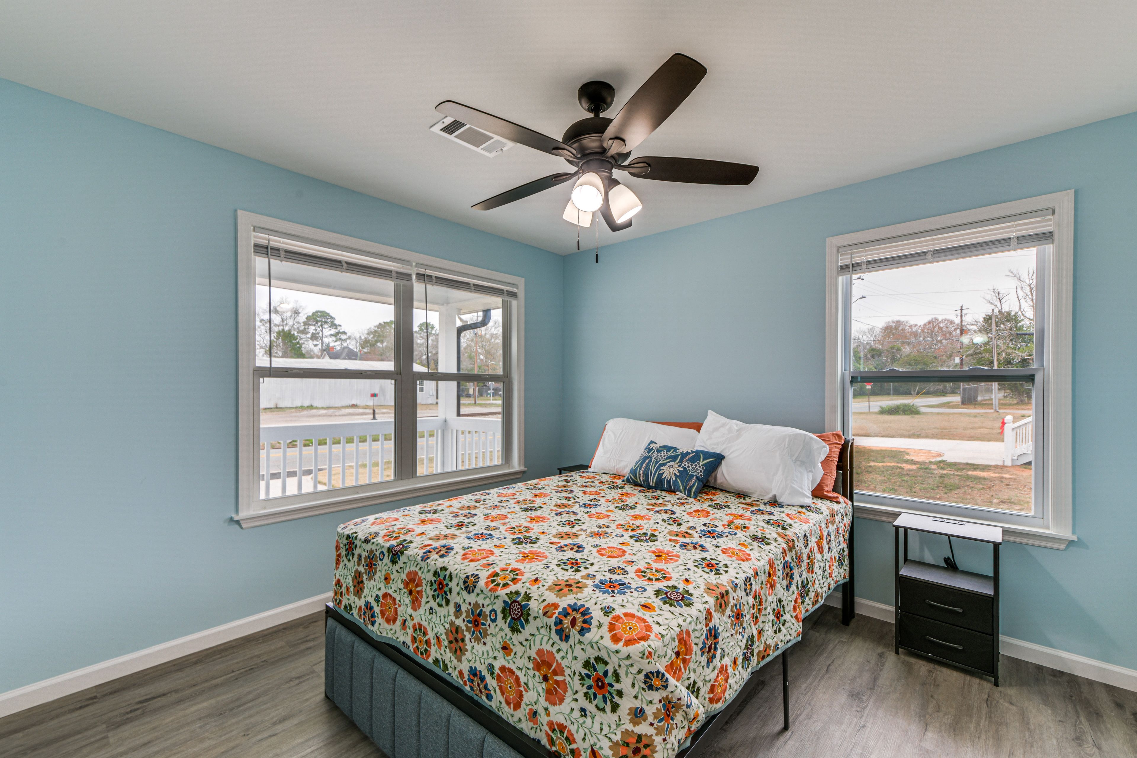 Bedroom 3 | Queen Bed