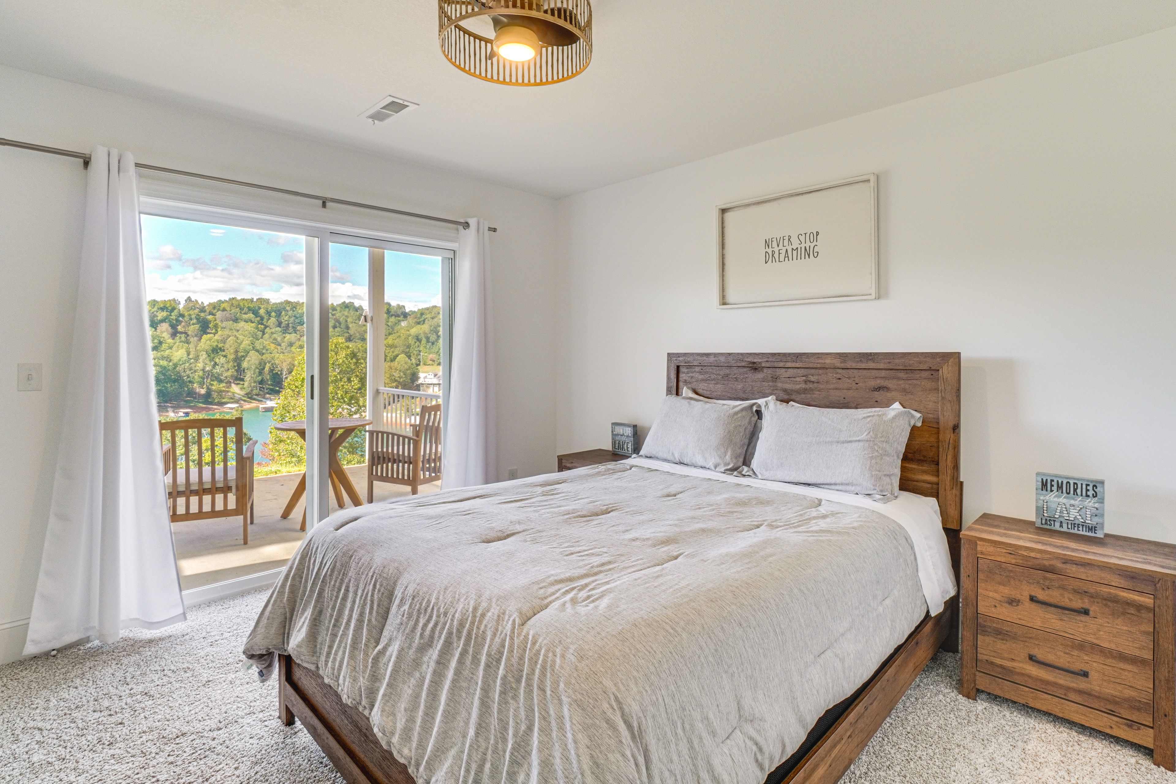 Bedroom 2 | Main Floor | Queen Bed