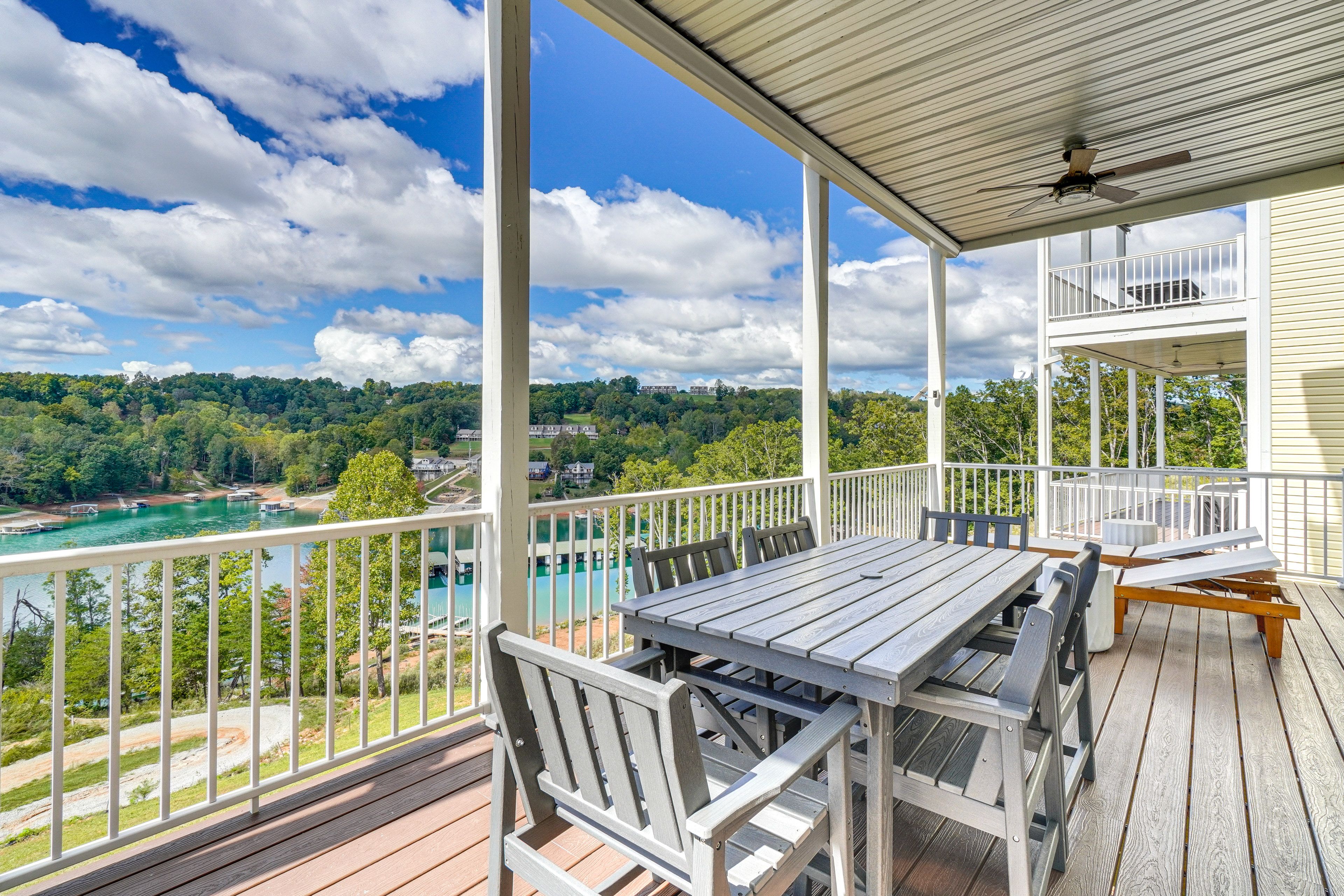 LaFollette Vacation Rental | 3BR | 3.5BA | Stairs Required | 1,700 Sq Ft
