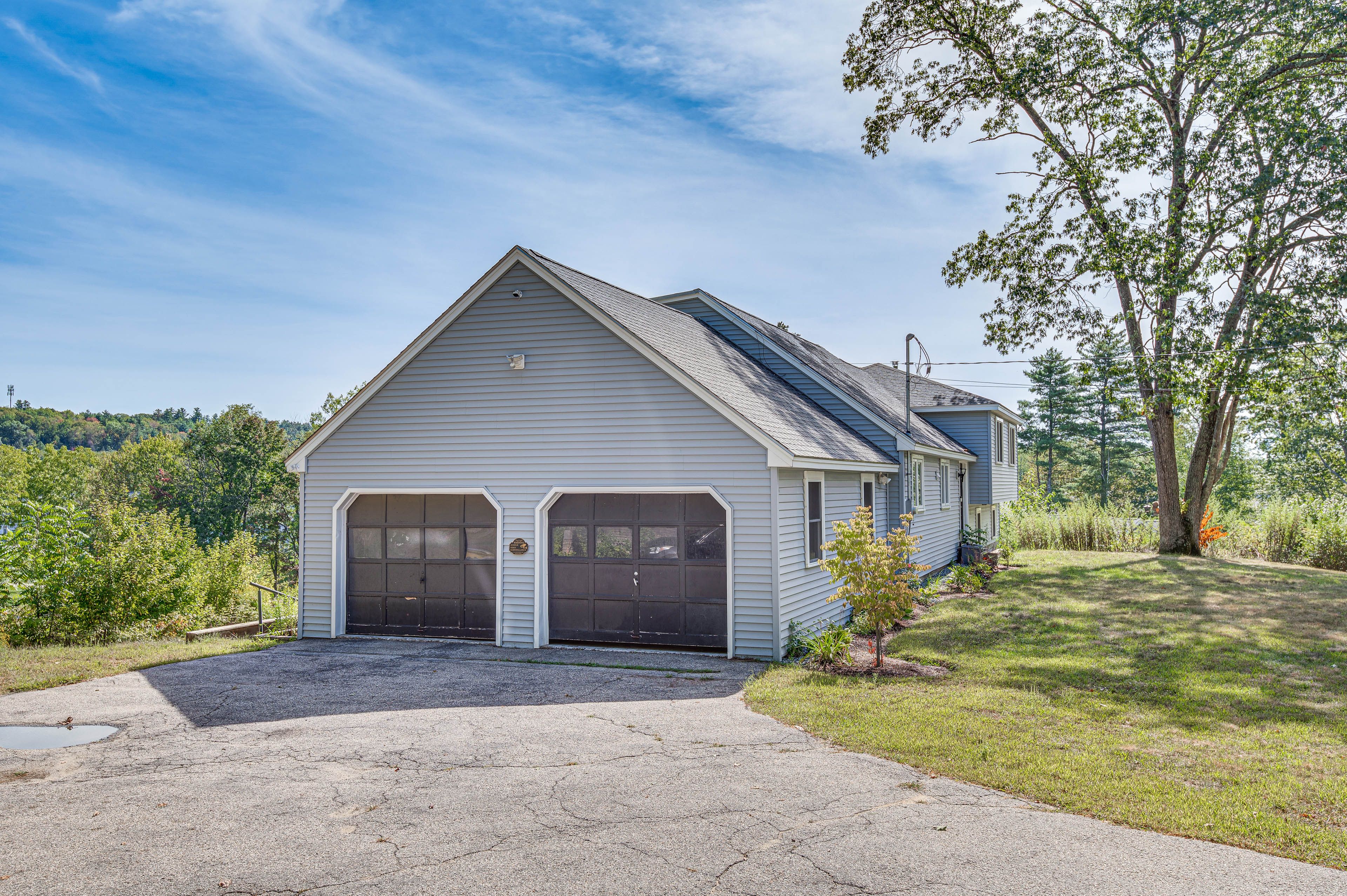 Parking | Driveway (5 Vehicles)