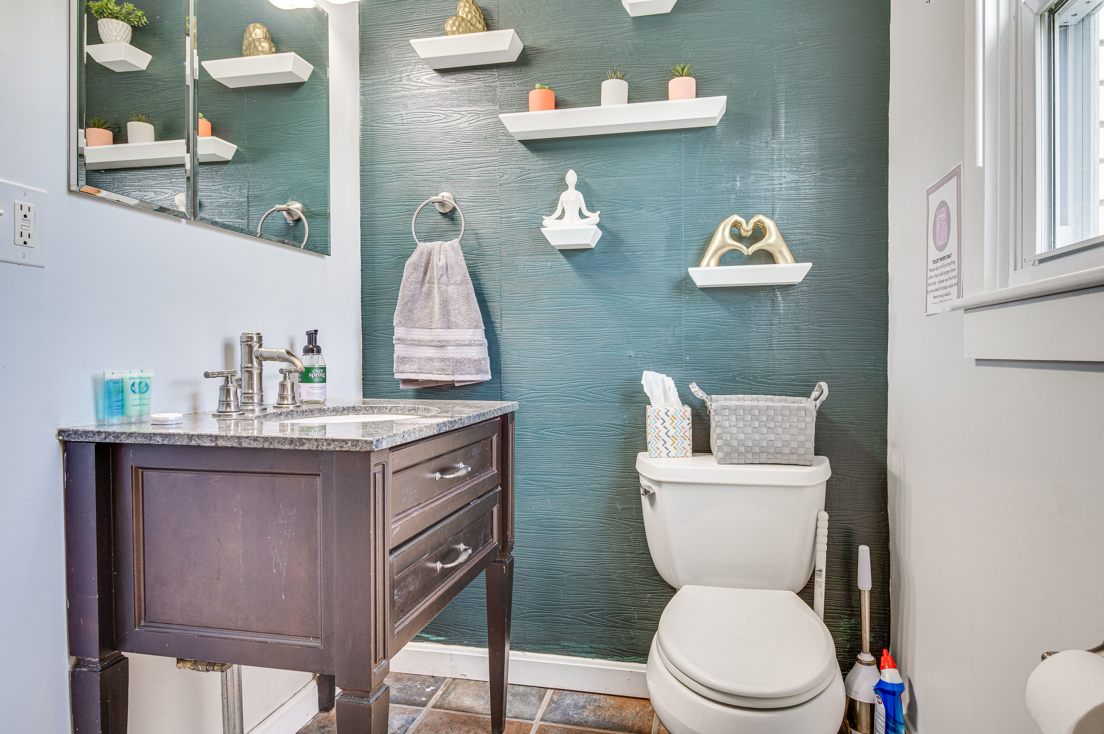 Full Bathroom | Main Level