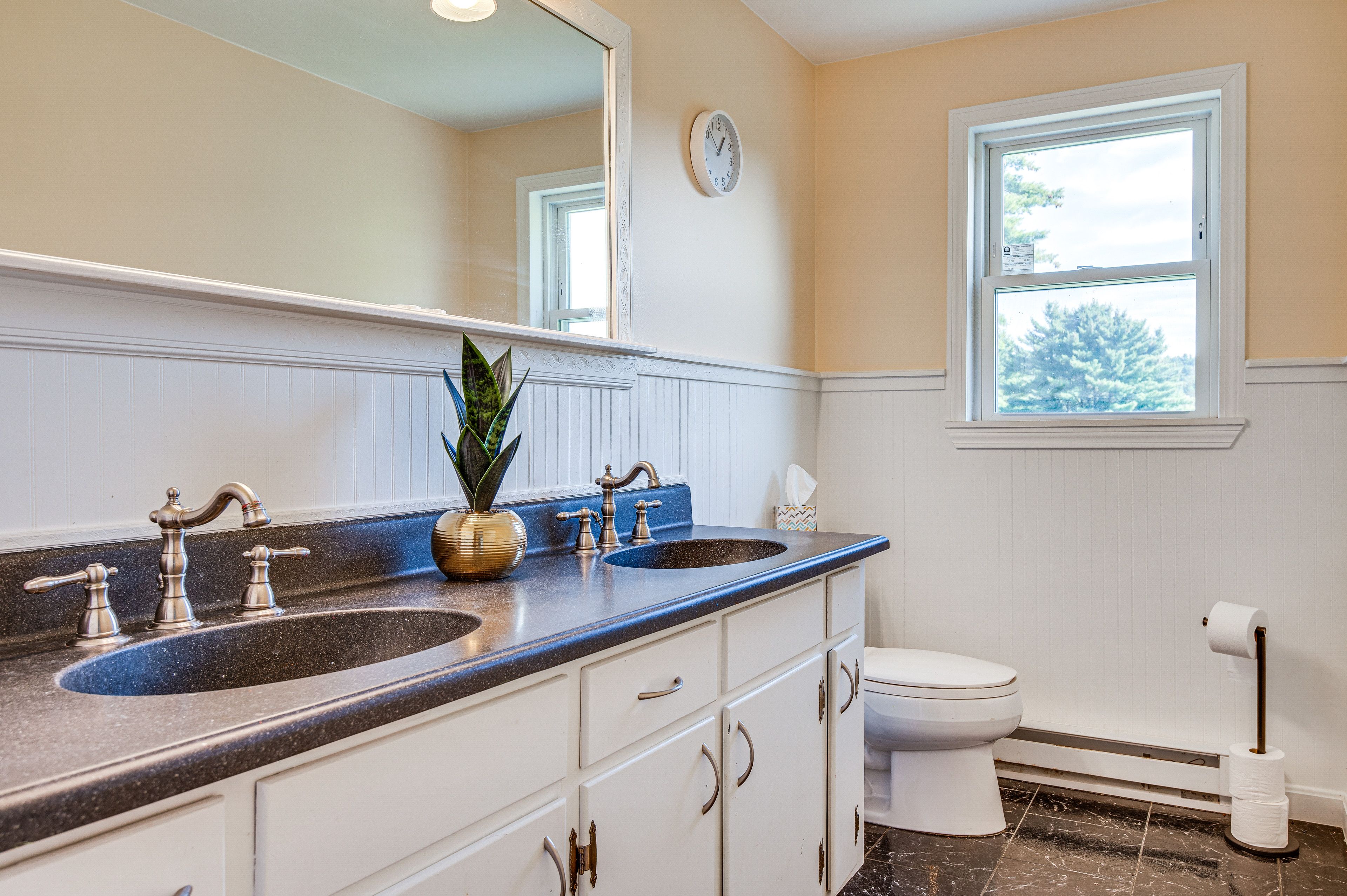 Full Bathroom | Upper Level