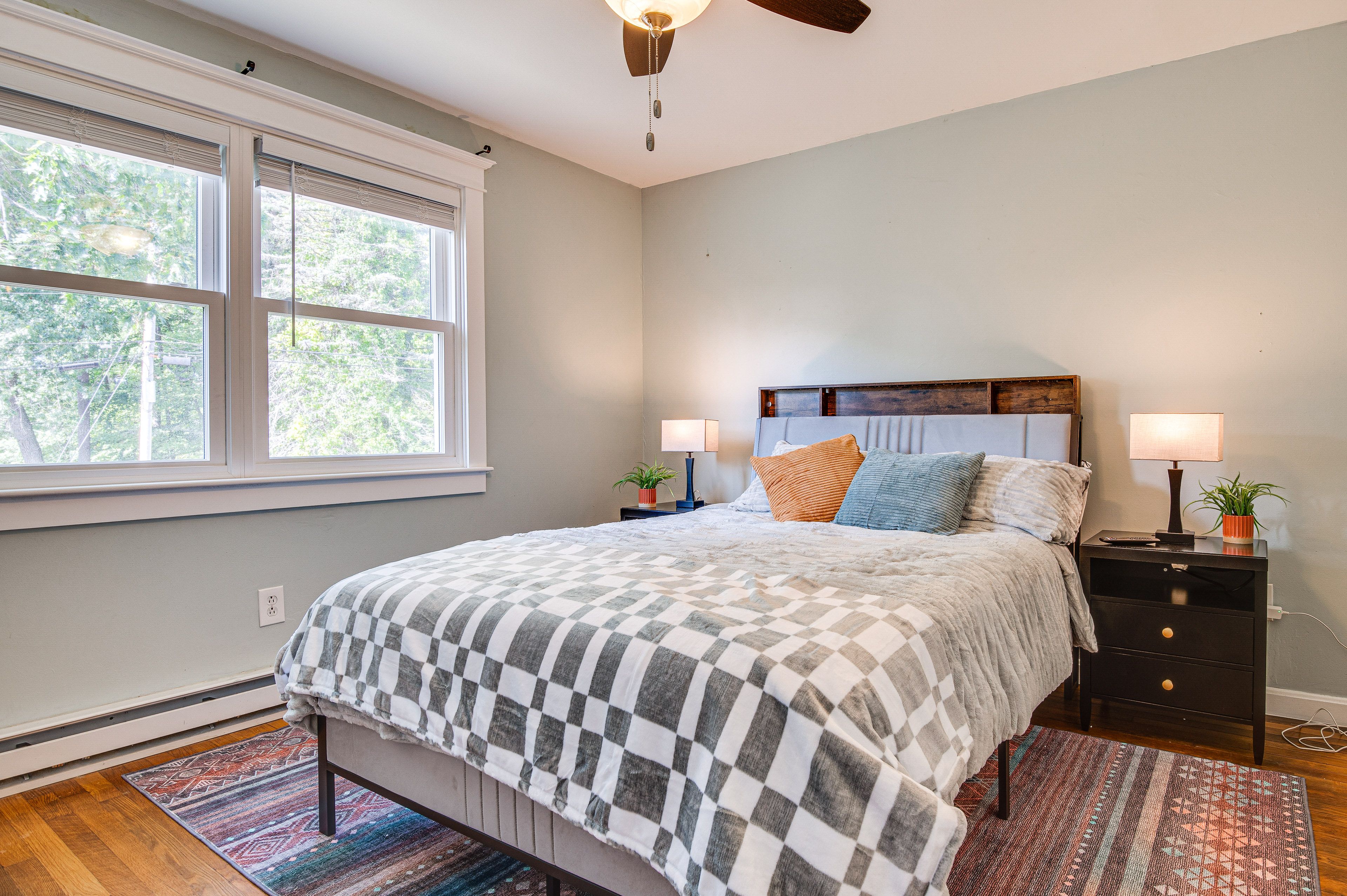 Bedroom 2 | Full Bed | Smart TV | Upper Level