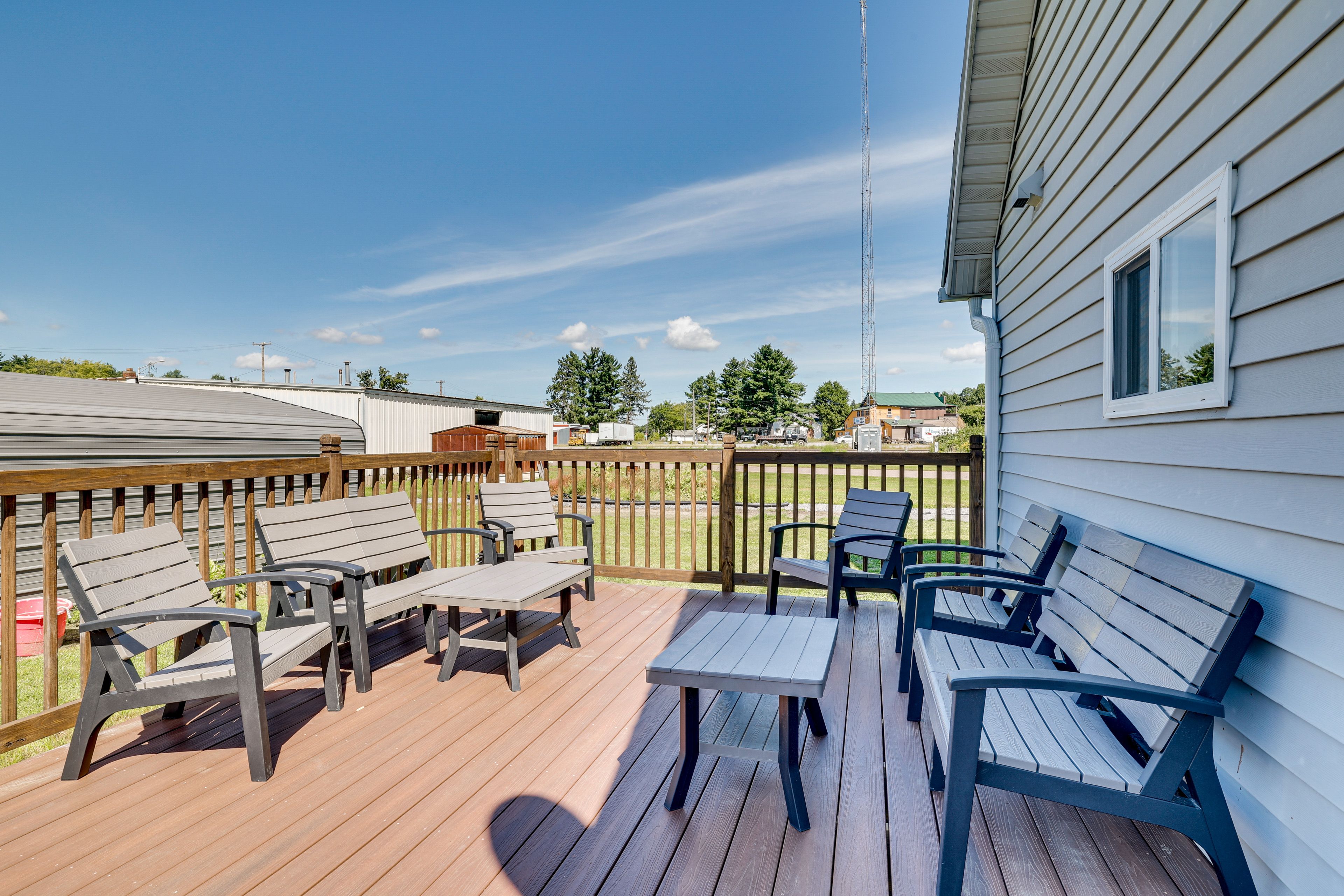 Back Deck | Grill | Fire Pit | 6 Kayaks Provided