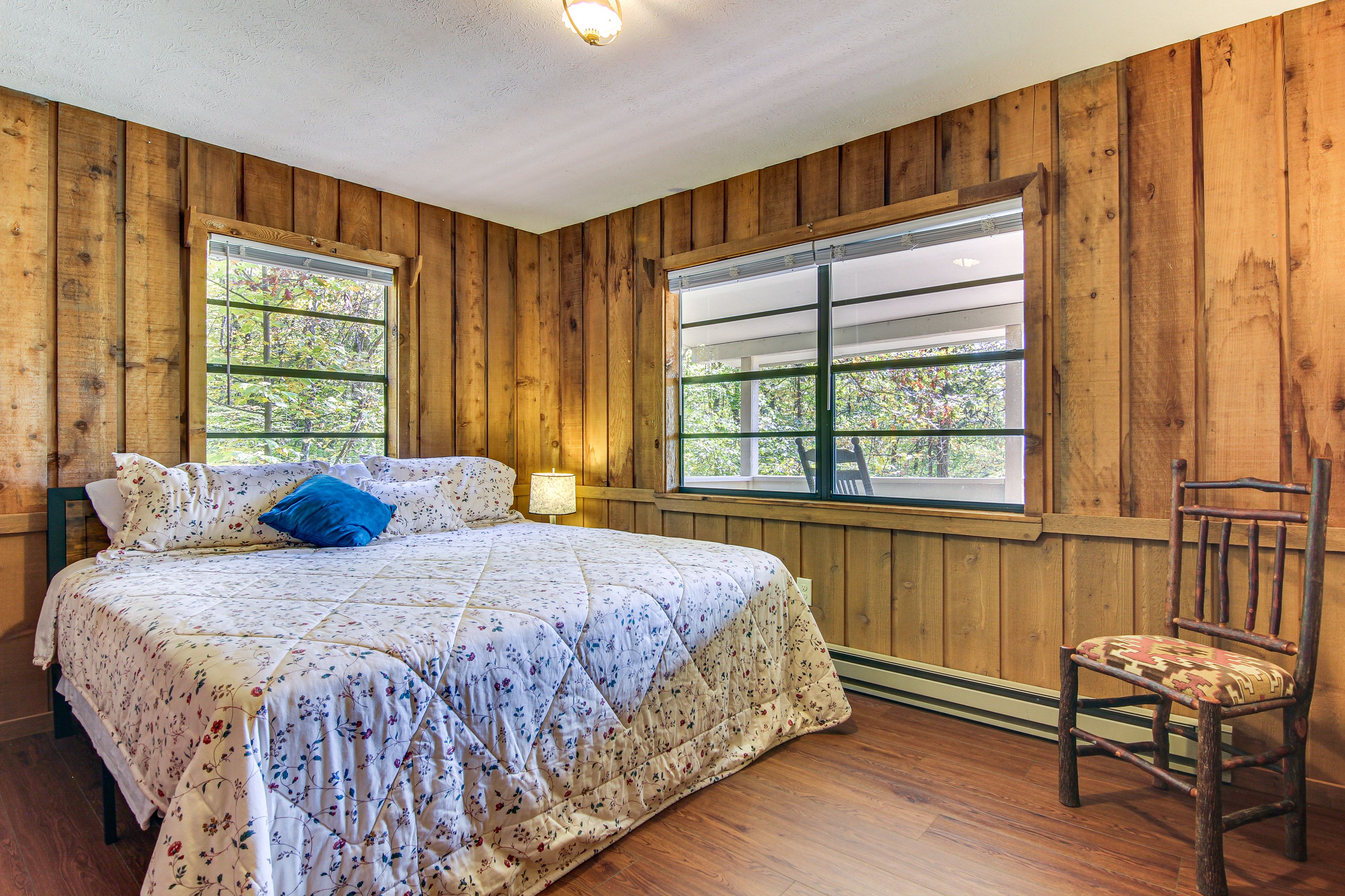 Bedroom 1 | King Bed