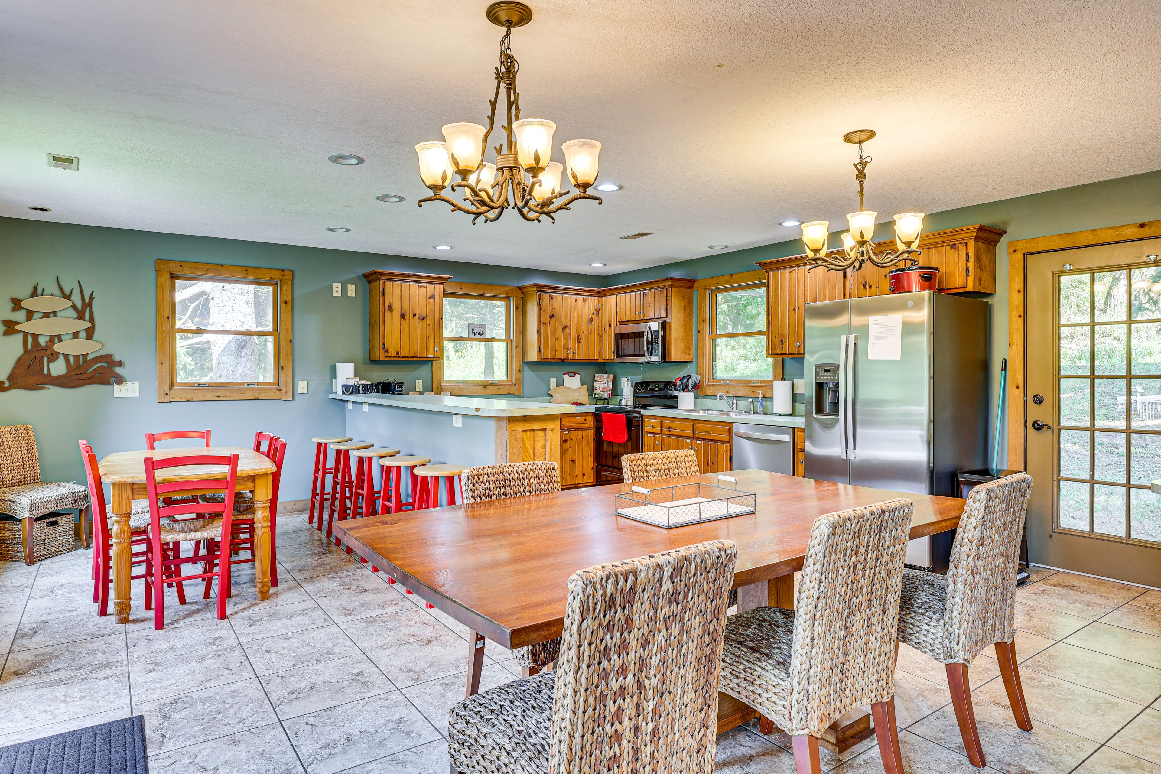 Dining Area | Dishware & Flatware | Main Floor