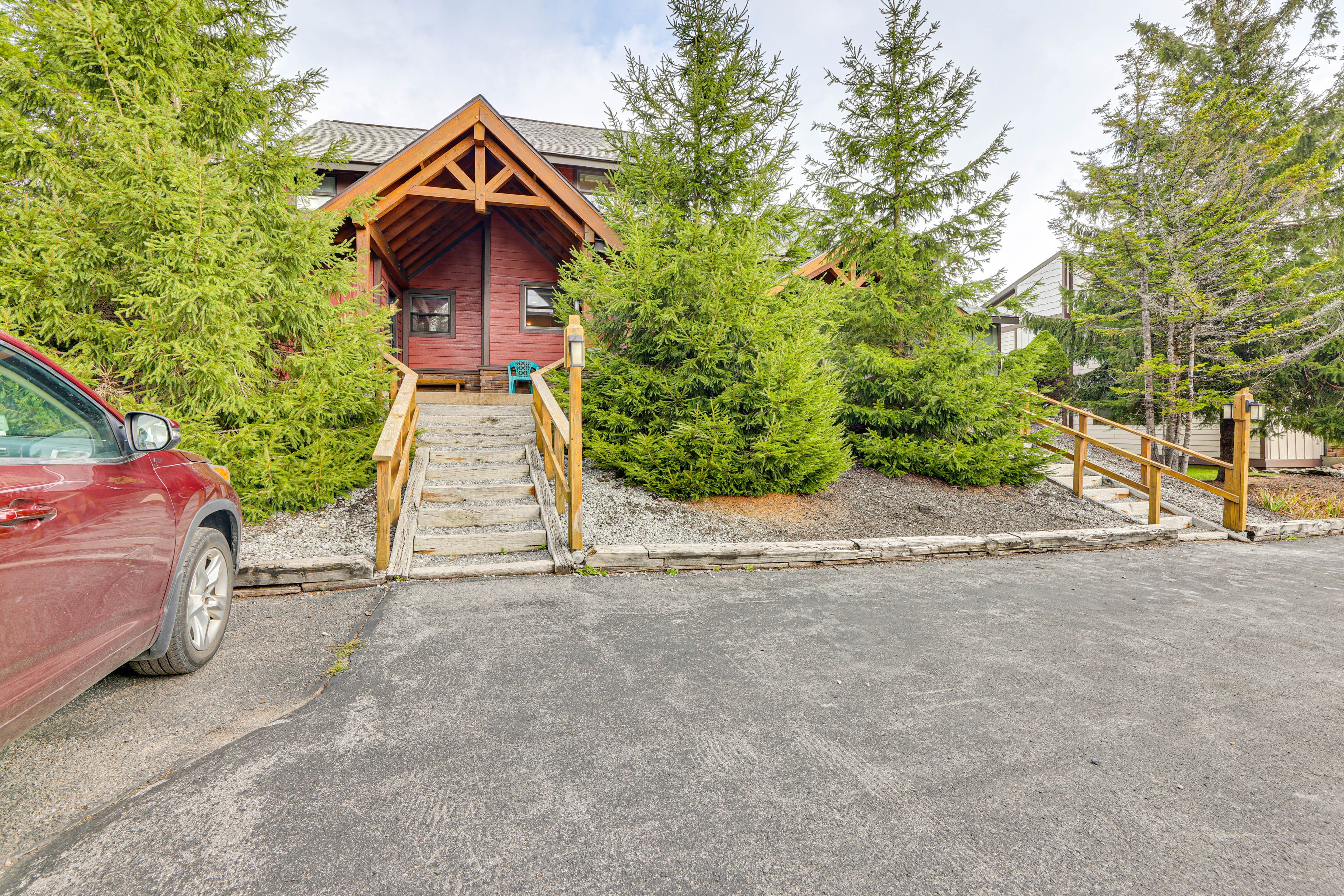 Parking | Community Lot