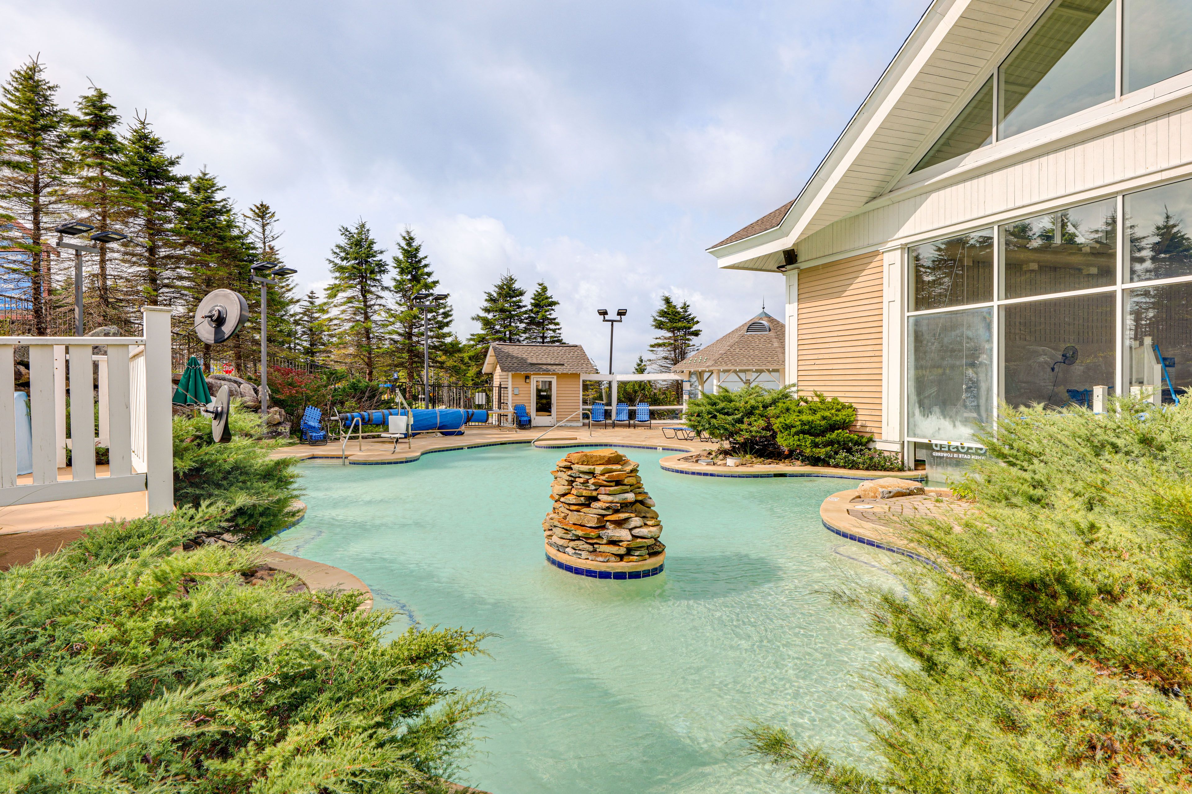Snowshoe Mountain Resort | Community Amenities | Indoor/Outdoor Pool