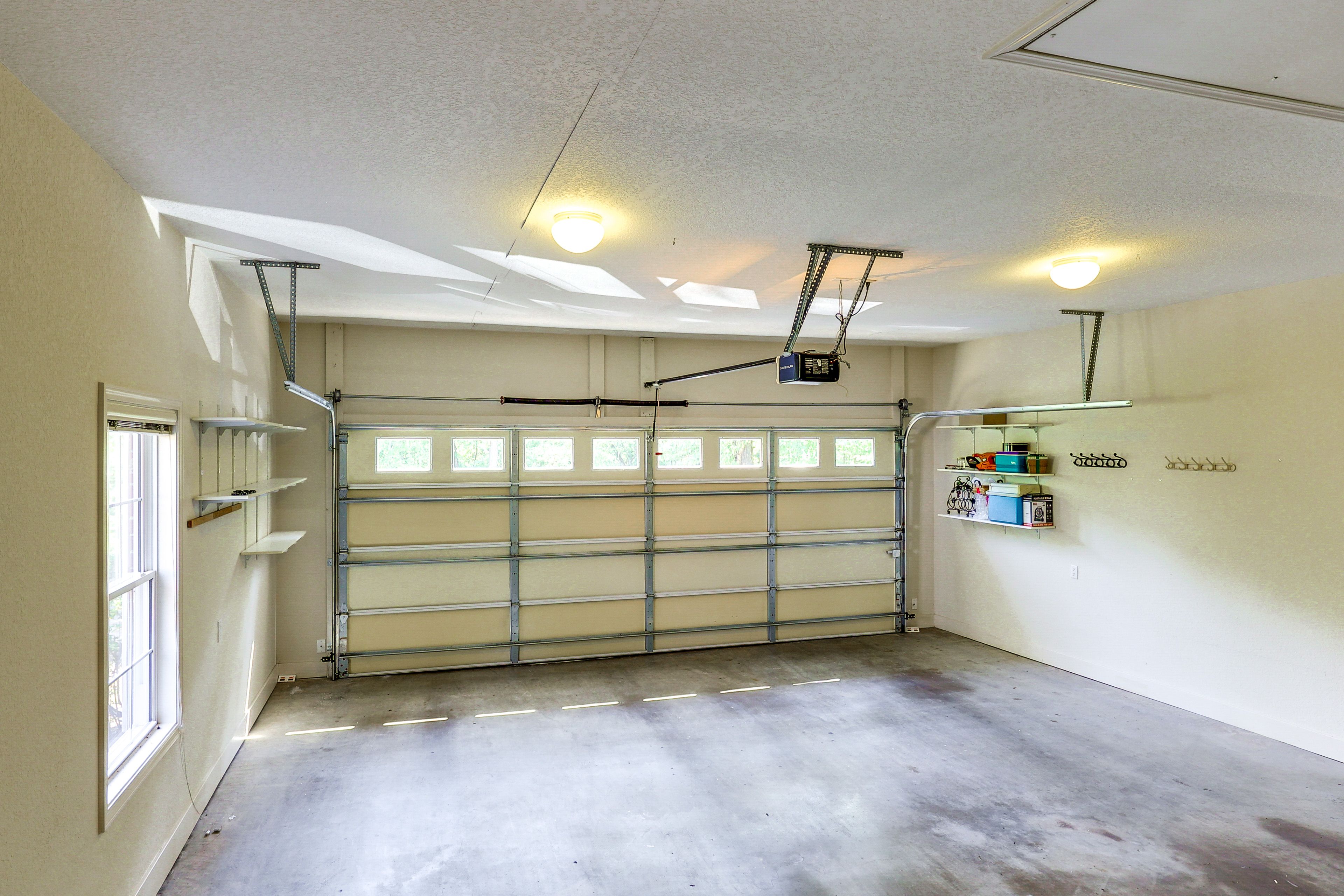 Parking | Garage (2 Vehicles)