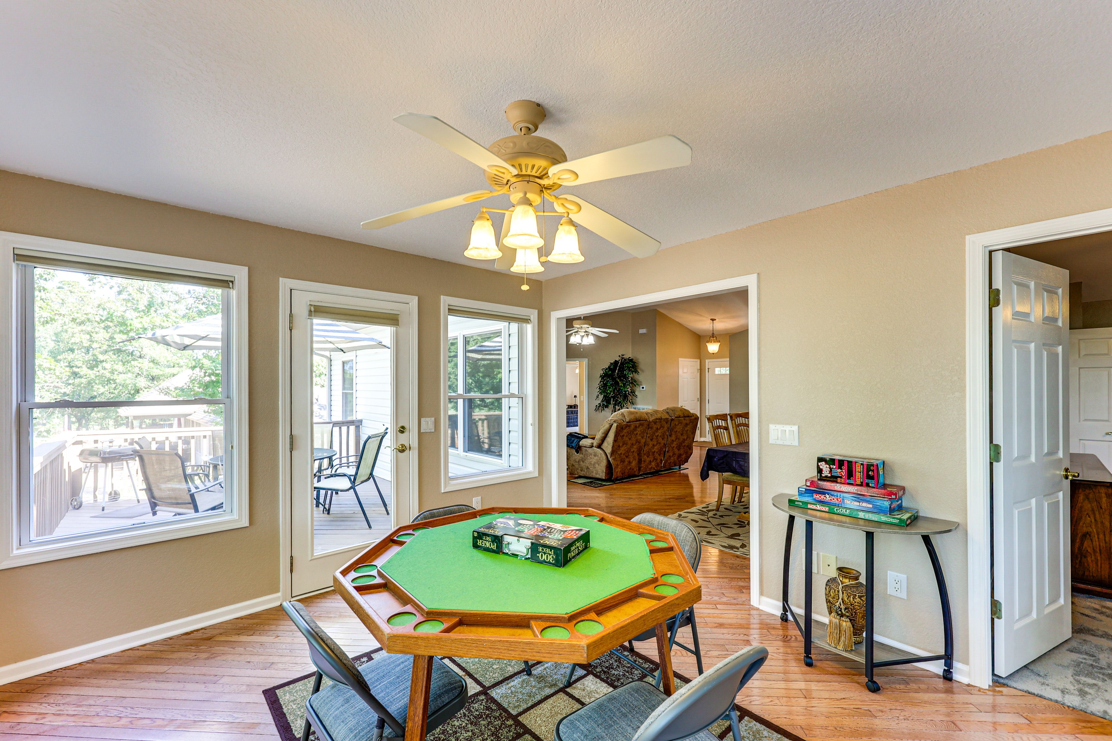Den | Gaming Table | Puzzles