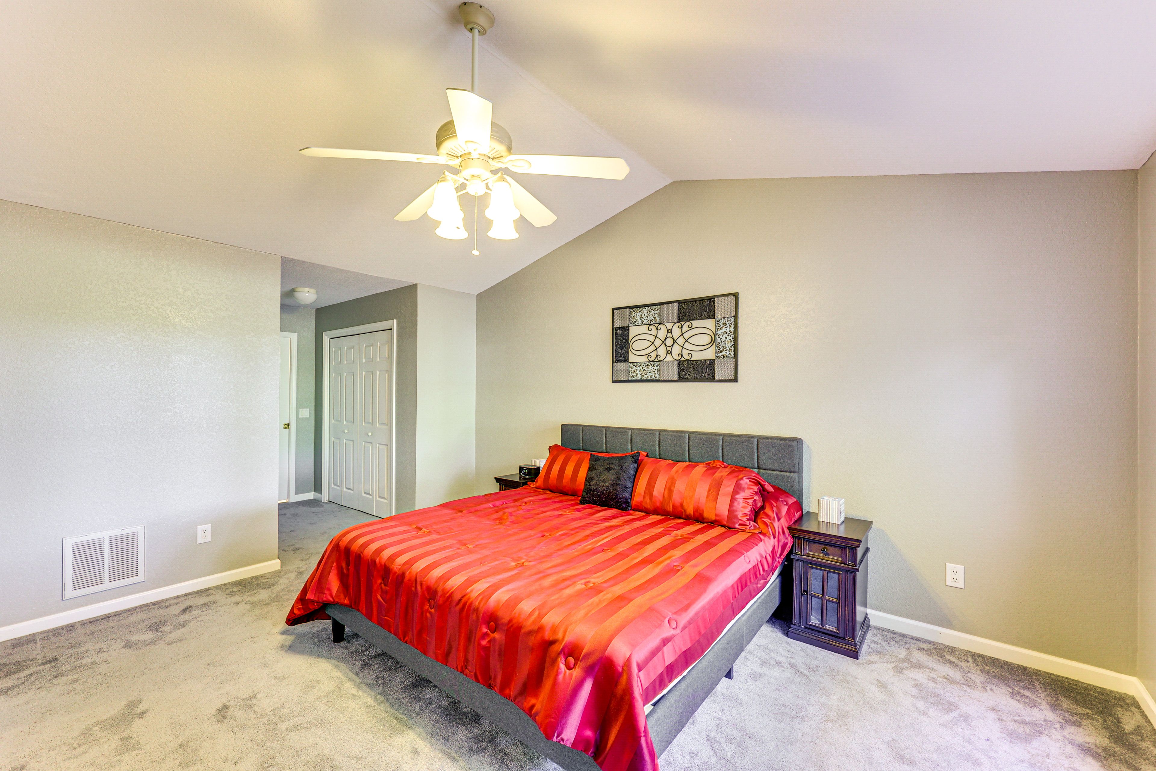 Bedroom 1 | King Bed | En-Suite Bathroom