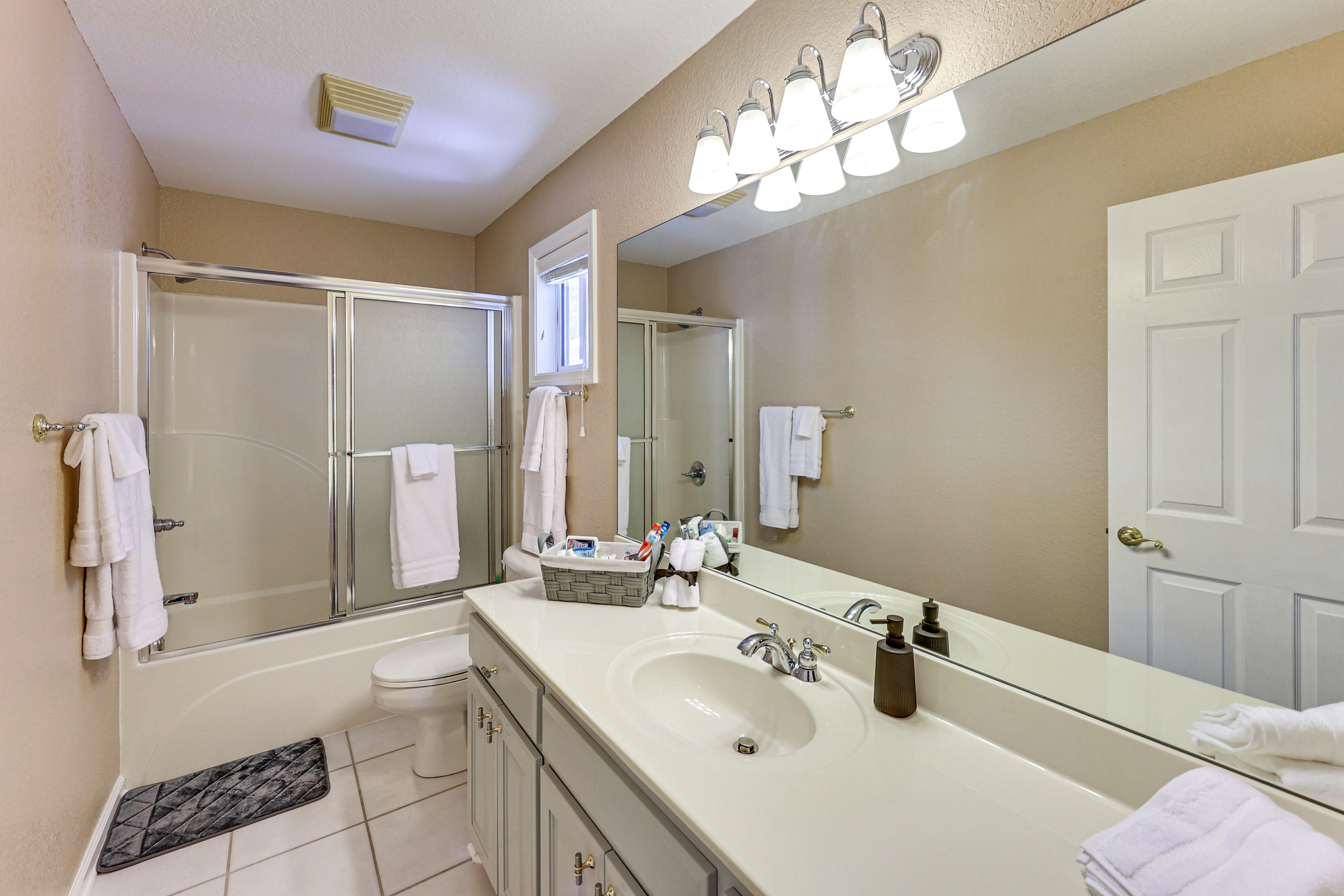 Full Bathroom | Towels & Linens Provided