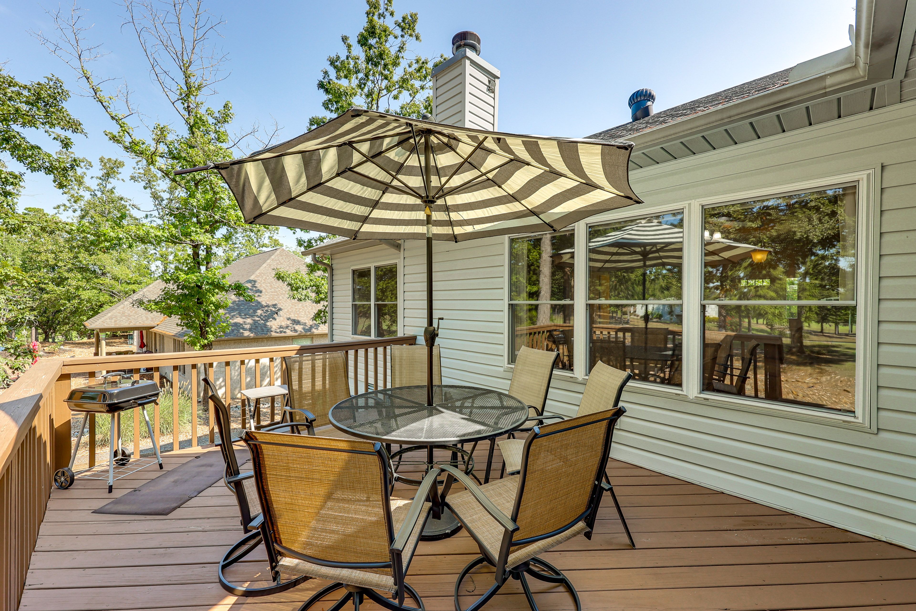 Furnished Deck | Charcoal Grill | Outdoor Dining