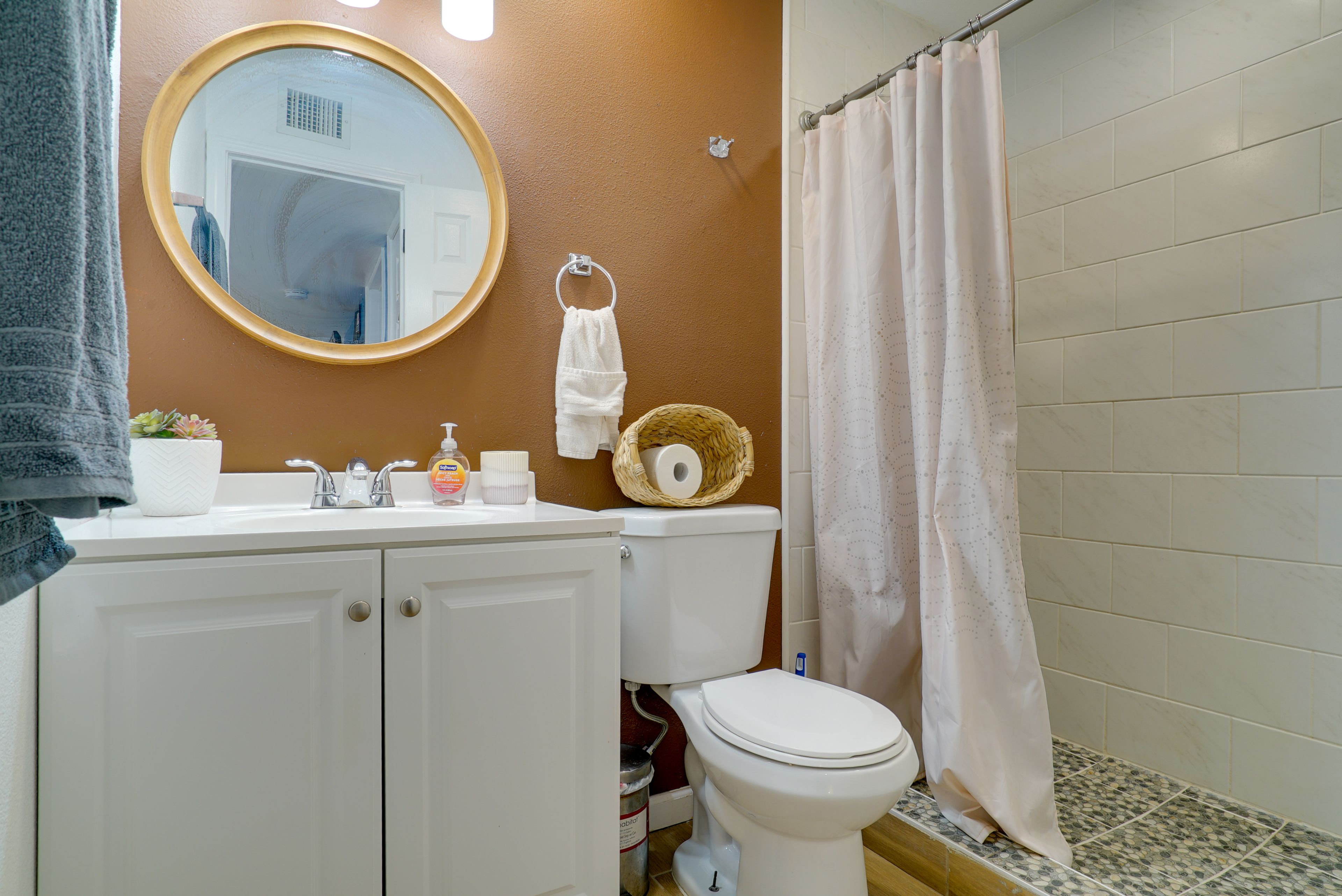 Bathroom | Towels Provided