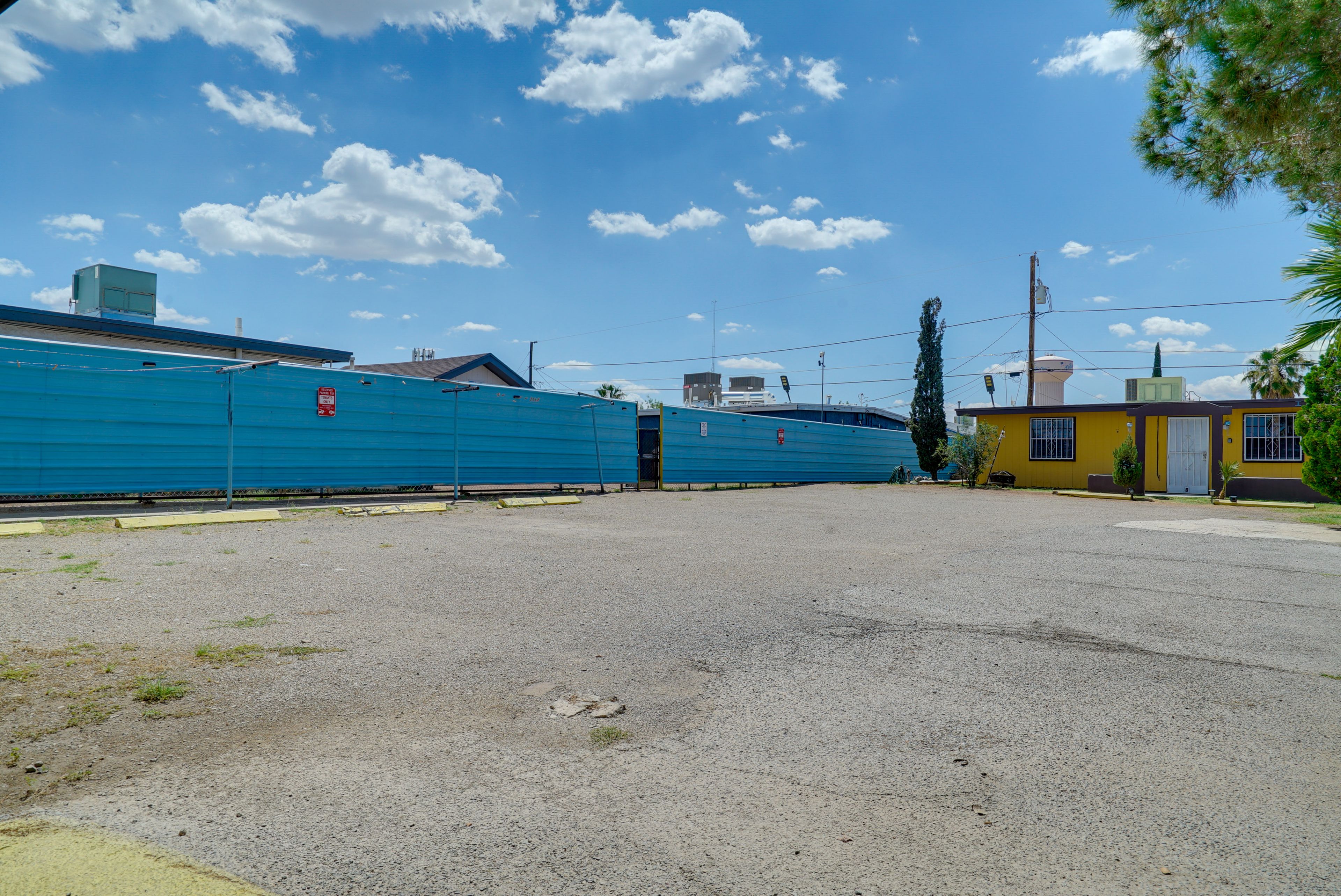Parking | Shared Lot (1 Vehicle)