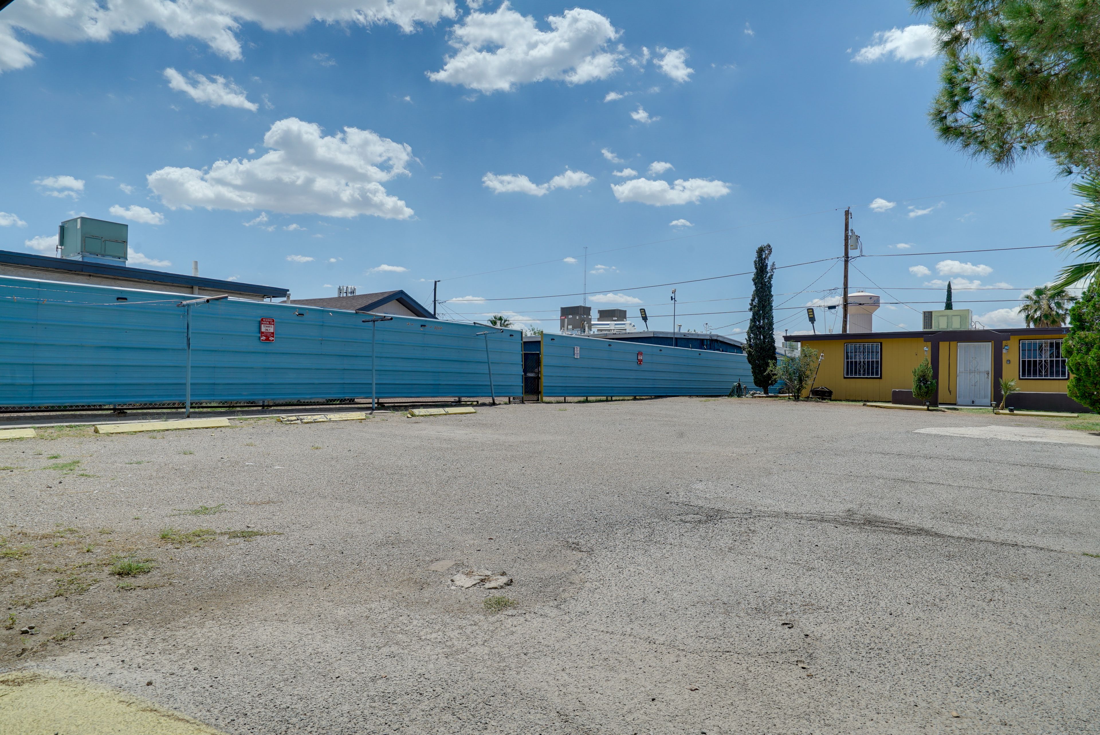 Parking | Shared Lot (1 Vehicle)