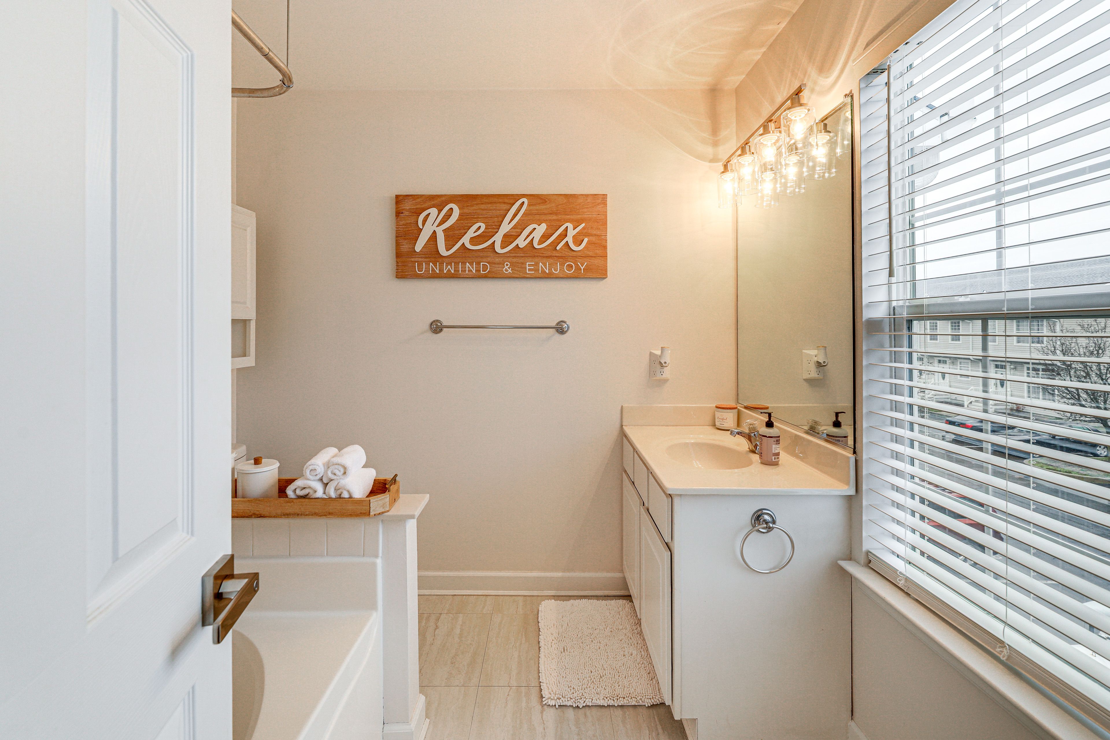 En-Suite Bathroom | 2nd Floor