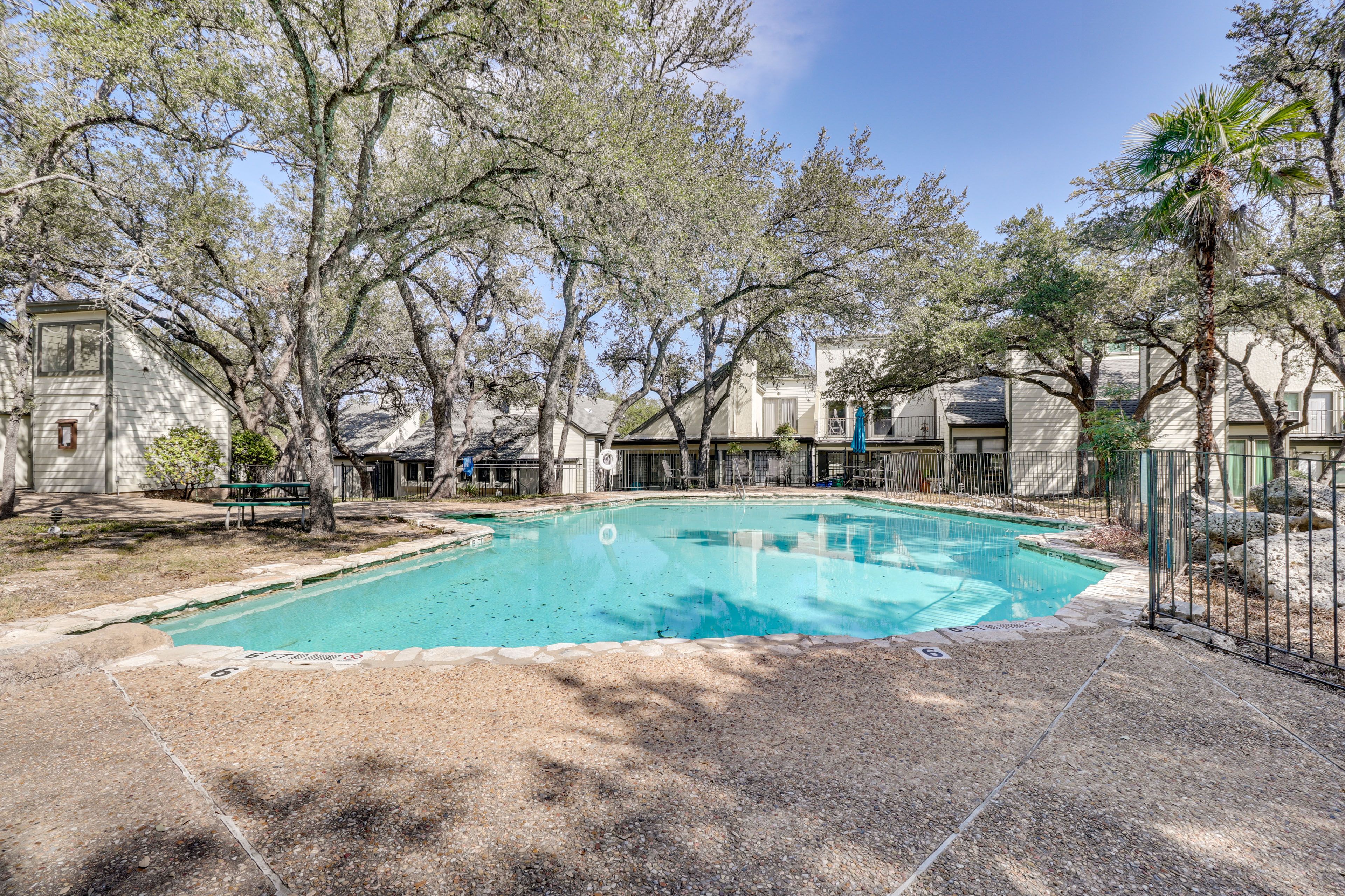 Casa Verde | Community Pool