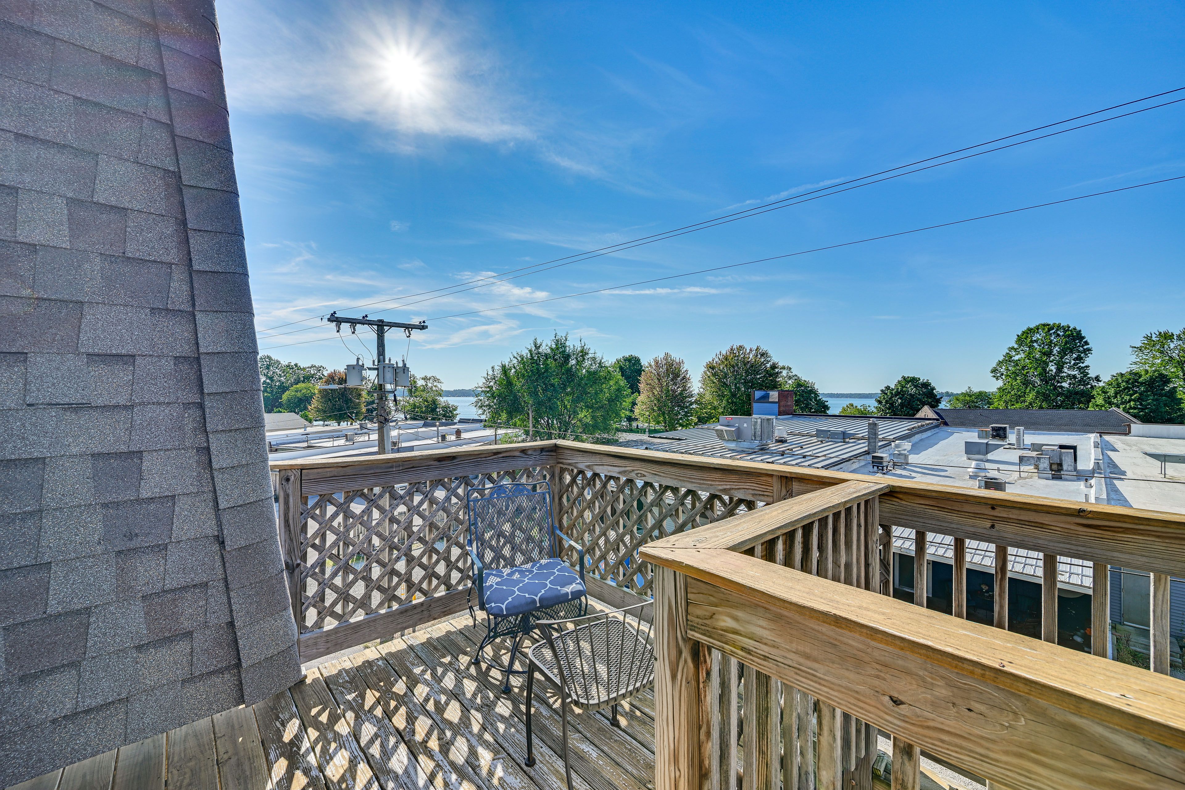 Private Deck | Seating | Lake View