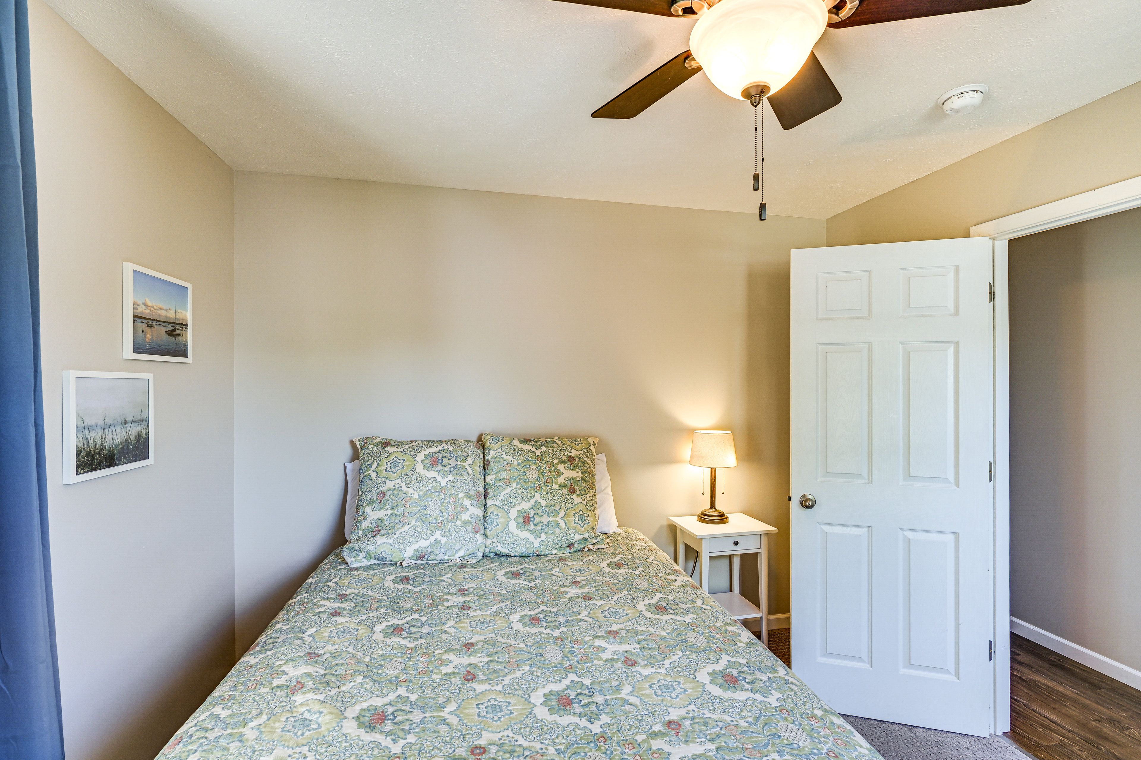 Bedroom 3 | Queen Bed