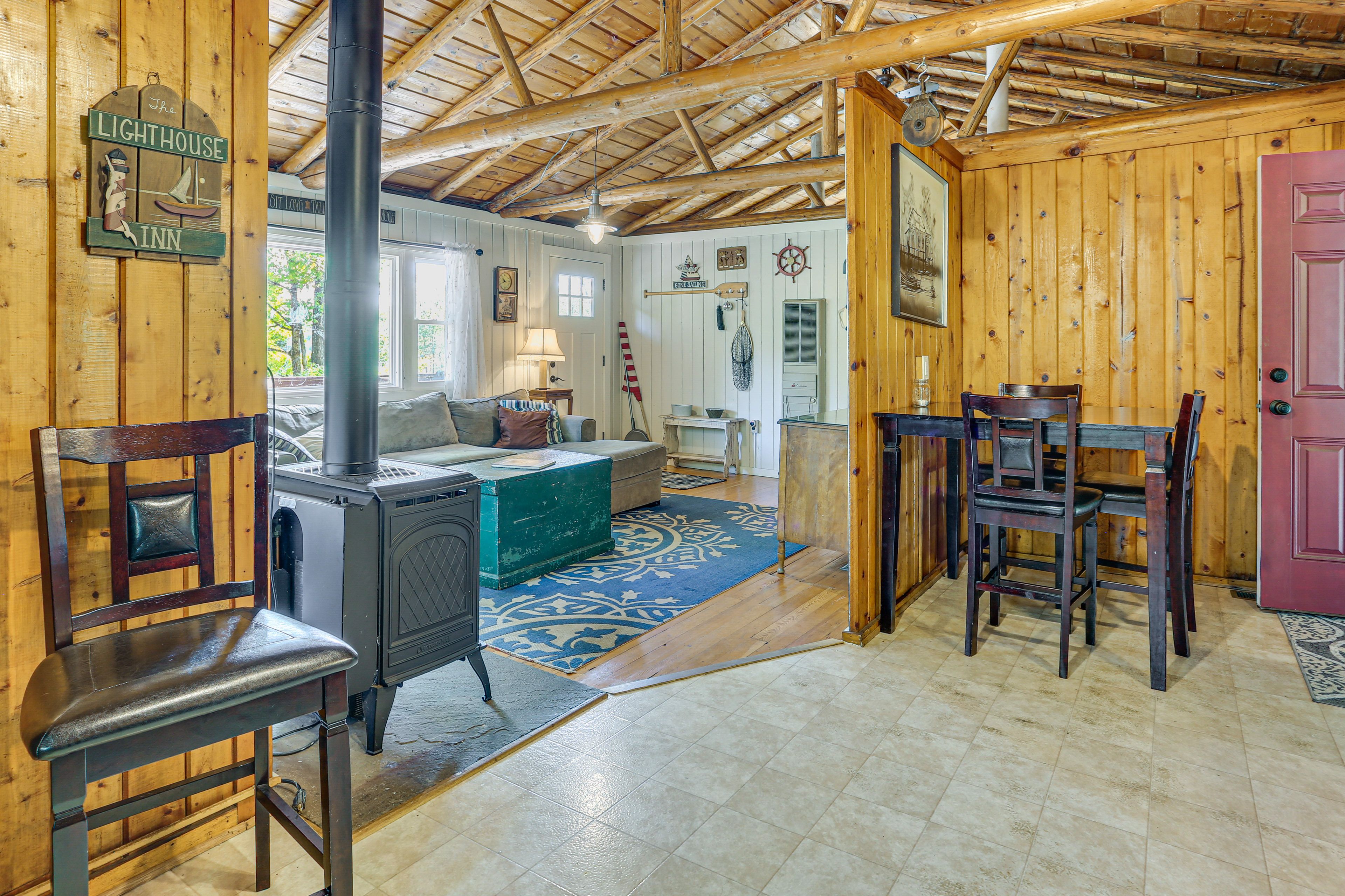 Dining Area | Dishware/Flatware
