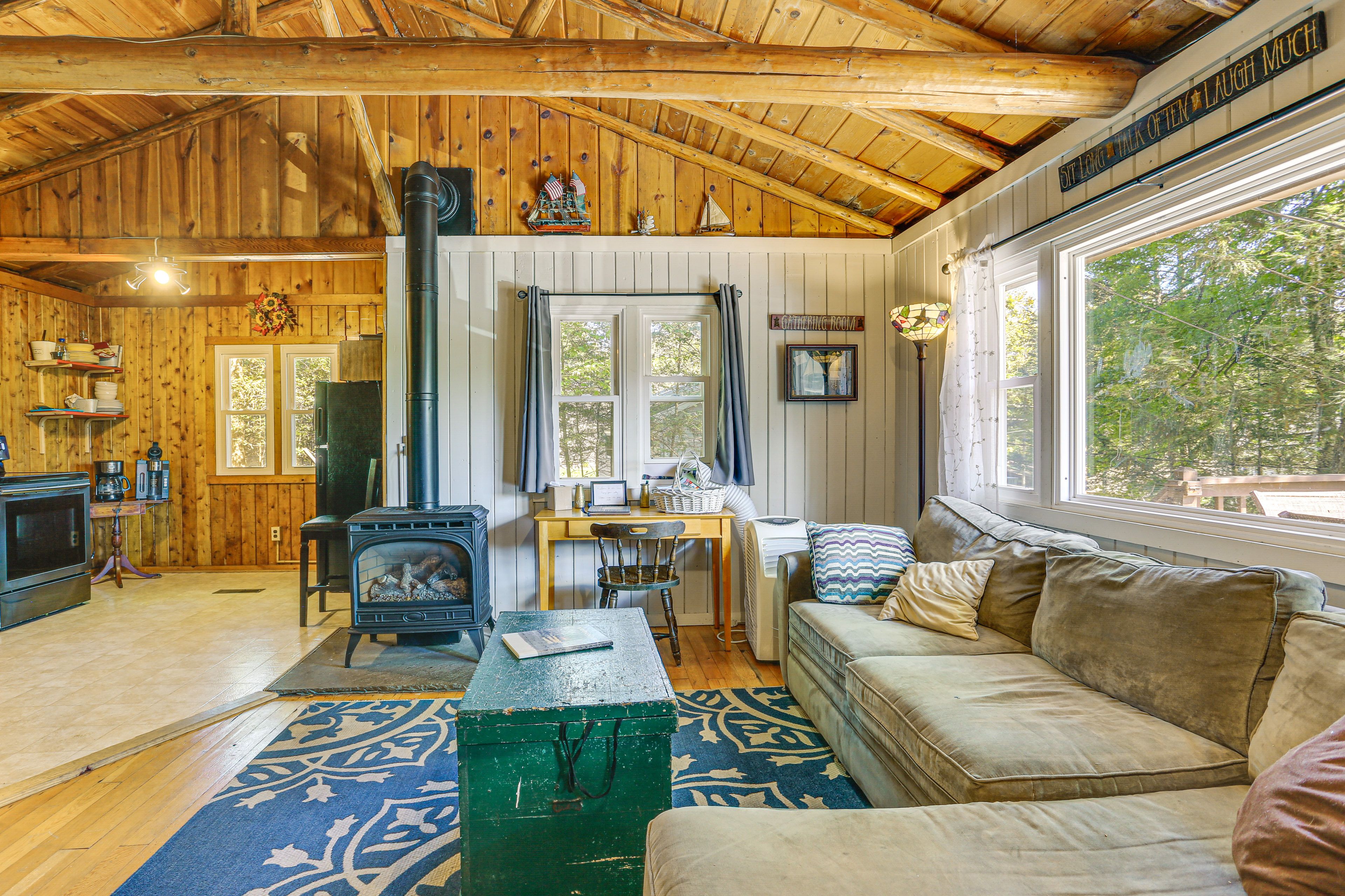 Living Room | Full Sleeper Sofa | Central Heating & A/C | Free WiFi