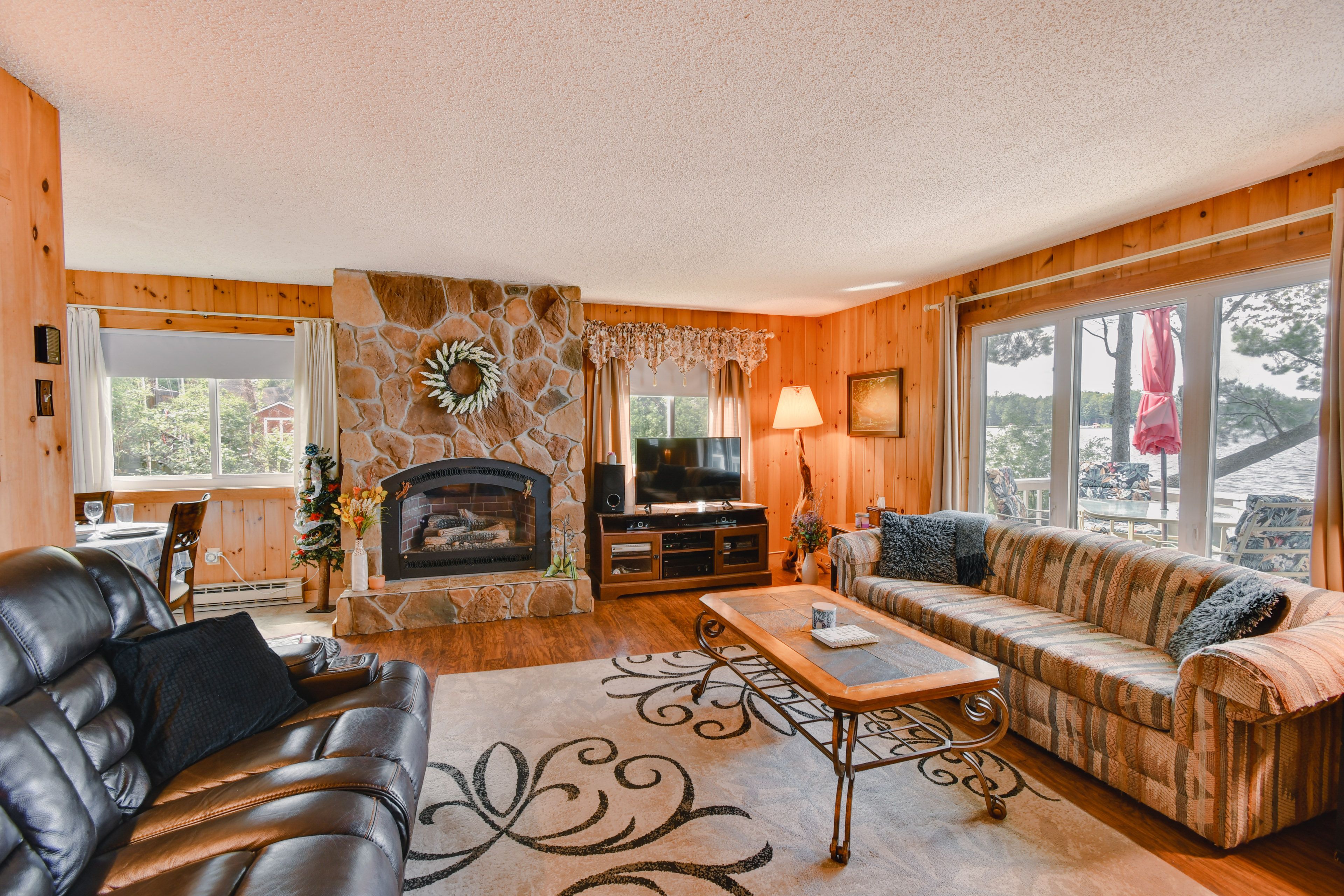 Living Room | Smart TV