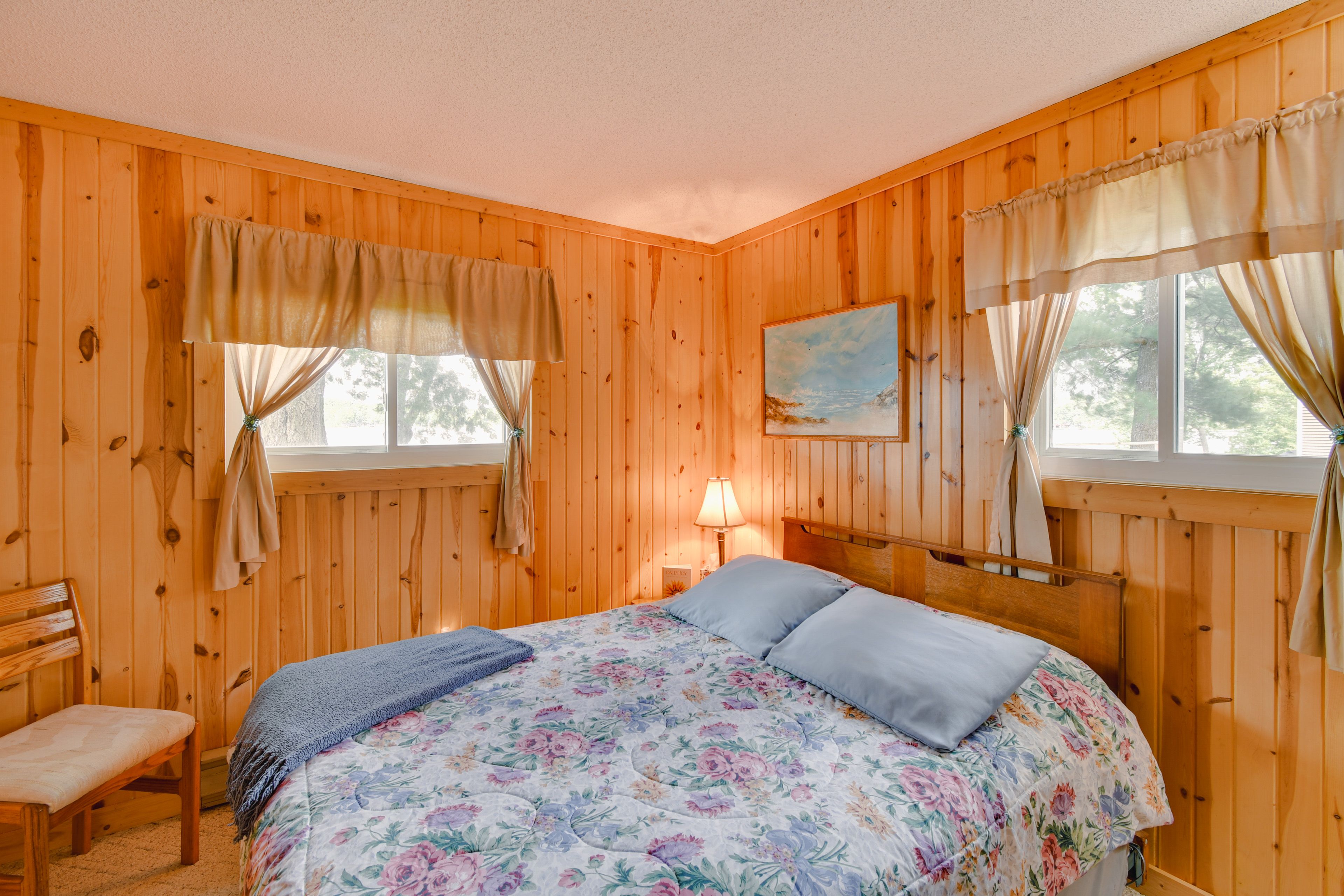 Bedroom 2 | Queen Bed