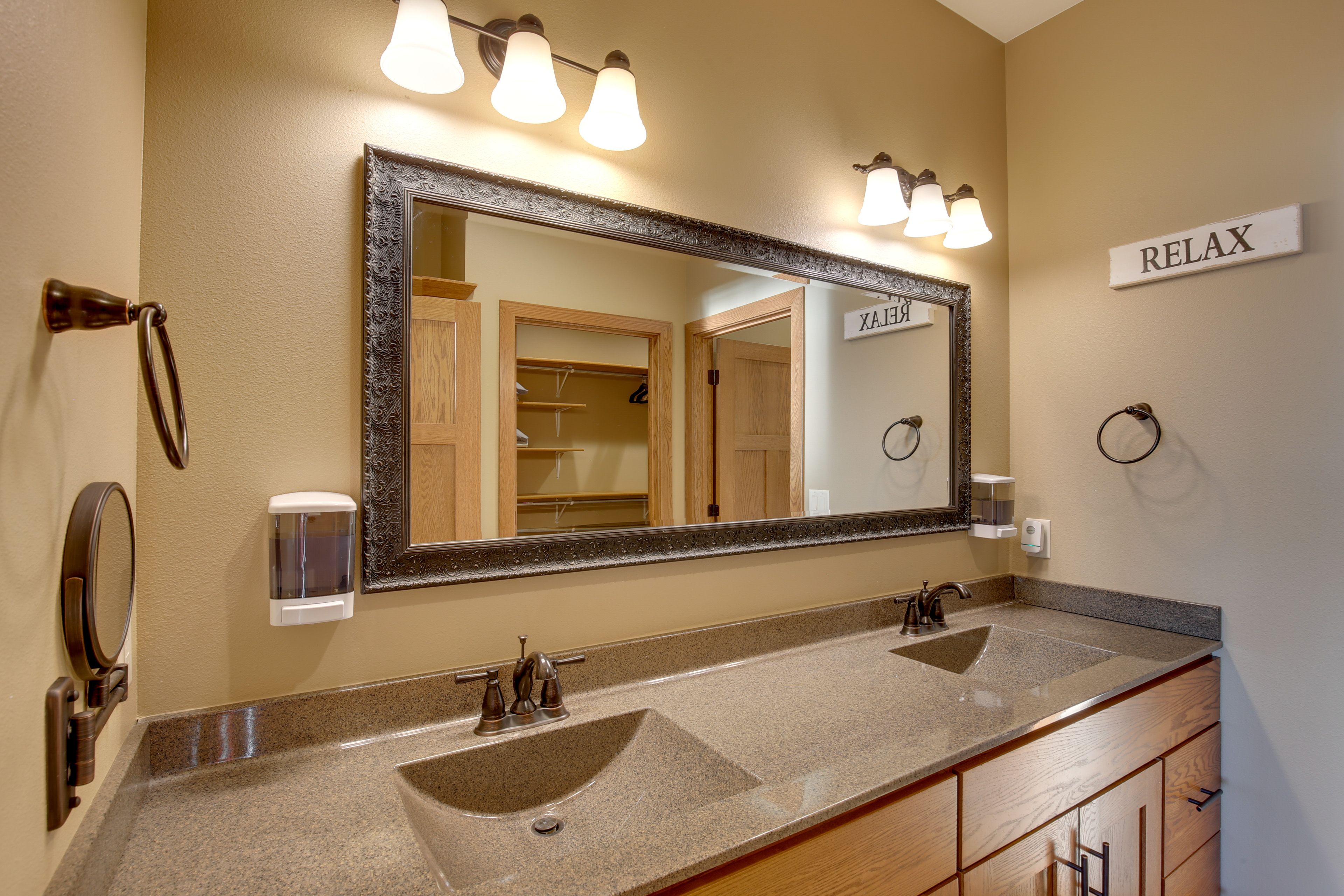 En-Suite Bathroom | Towels Provided