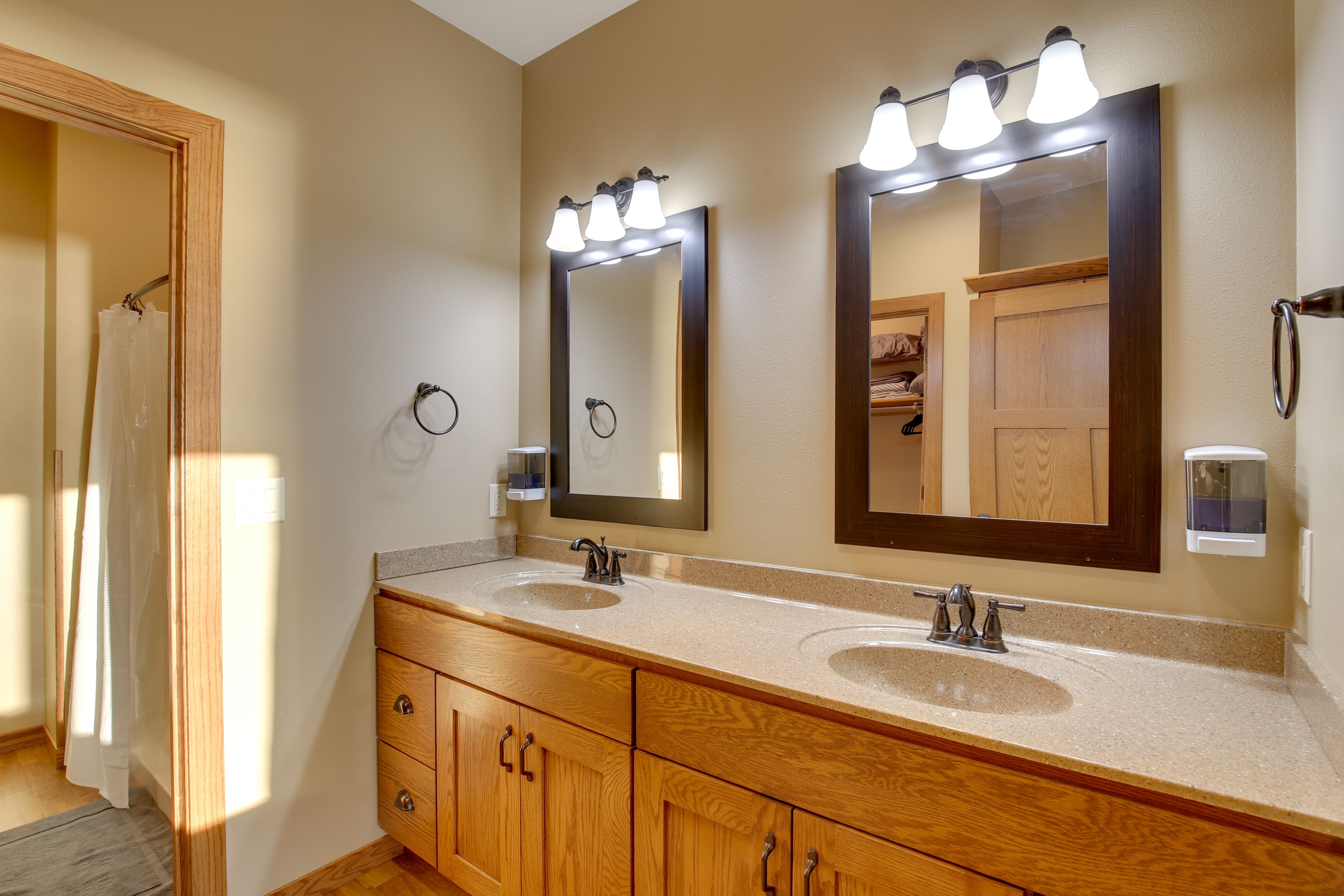 En-Suite Bathroom | Towels Provided