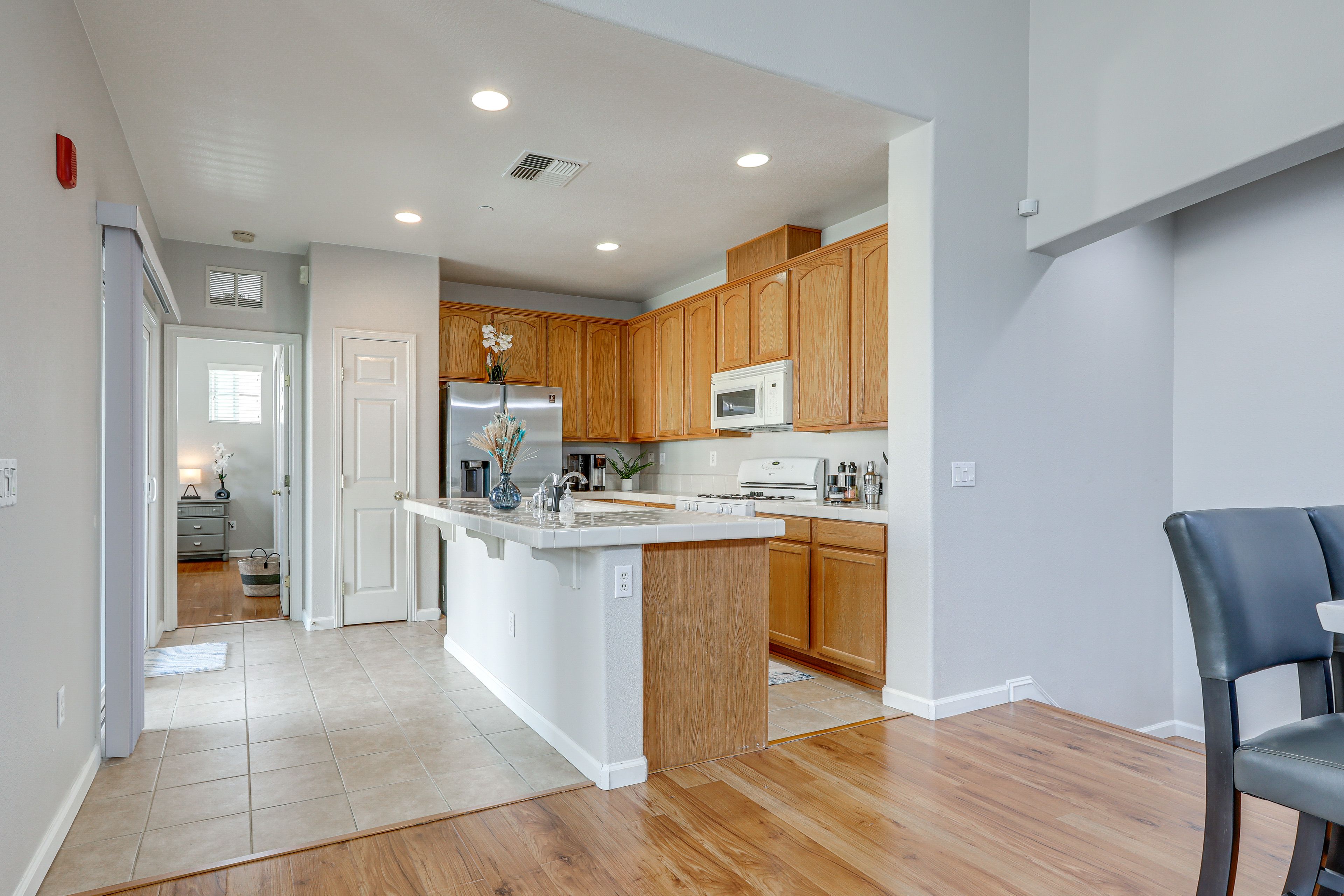 Kitchen | Trash Bags/Paper Towels