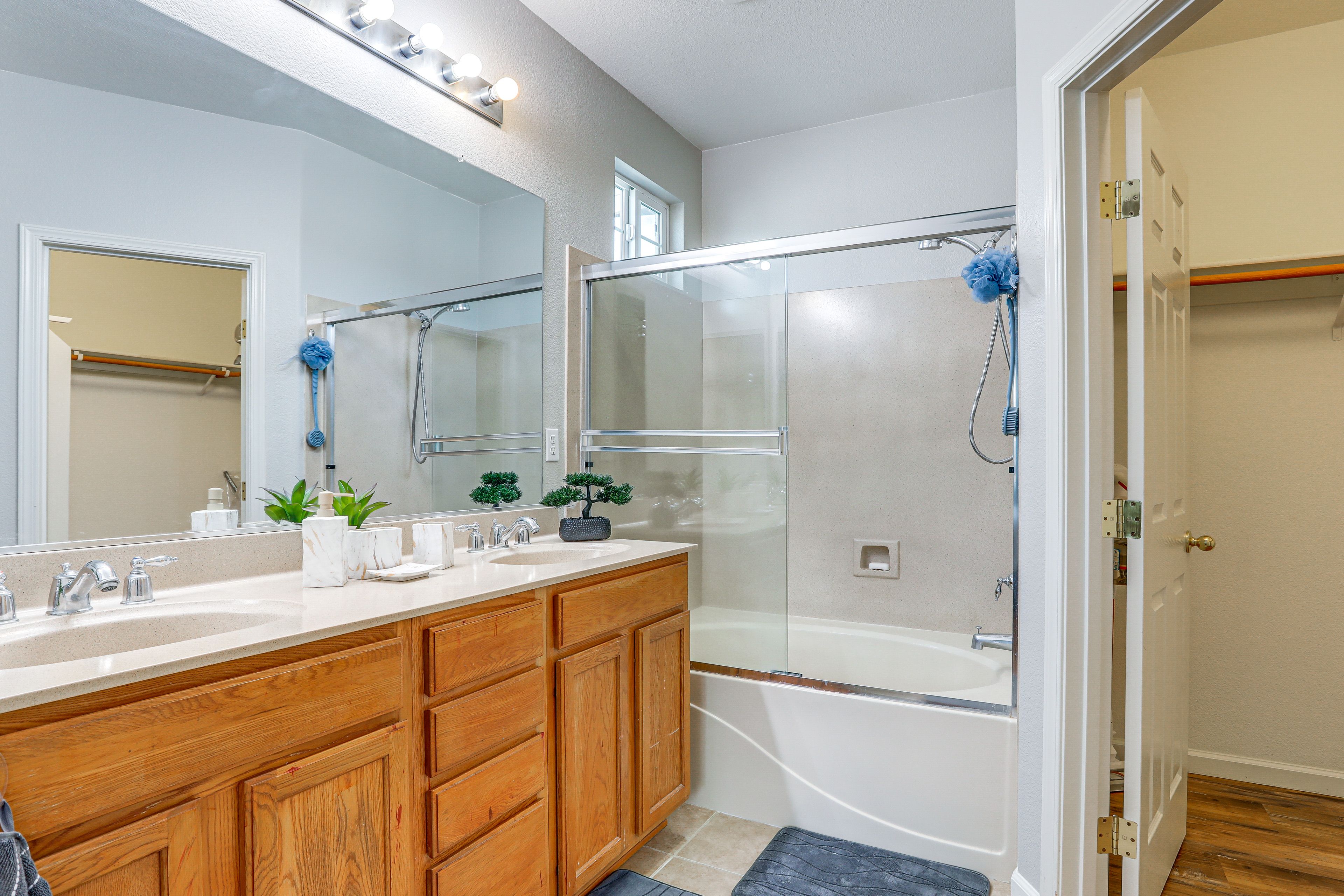 Bathroom | Towels Provided