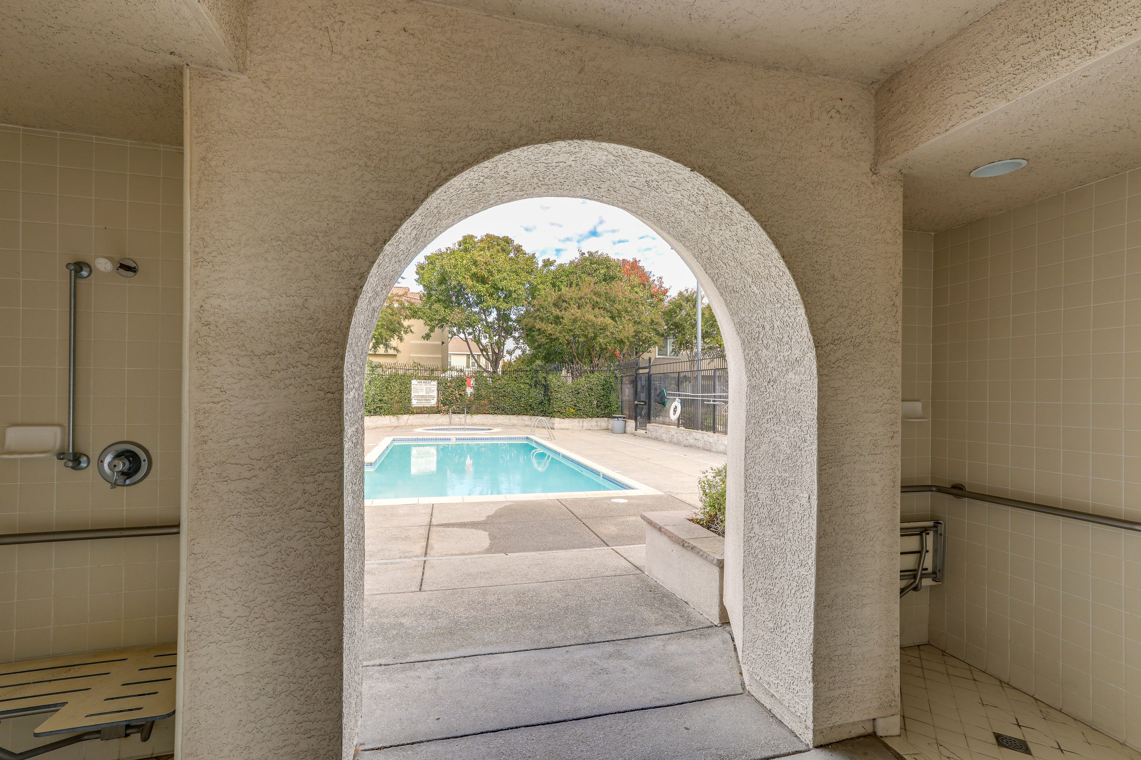 Community Pool & Hot Tub