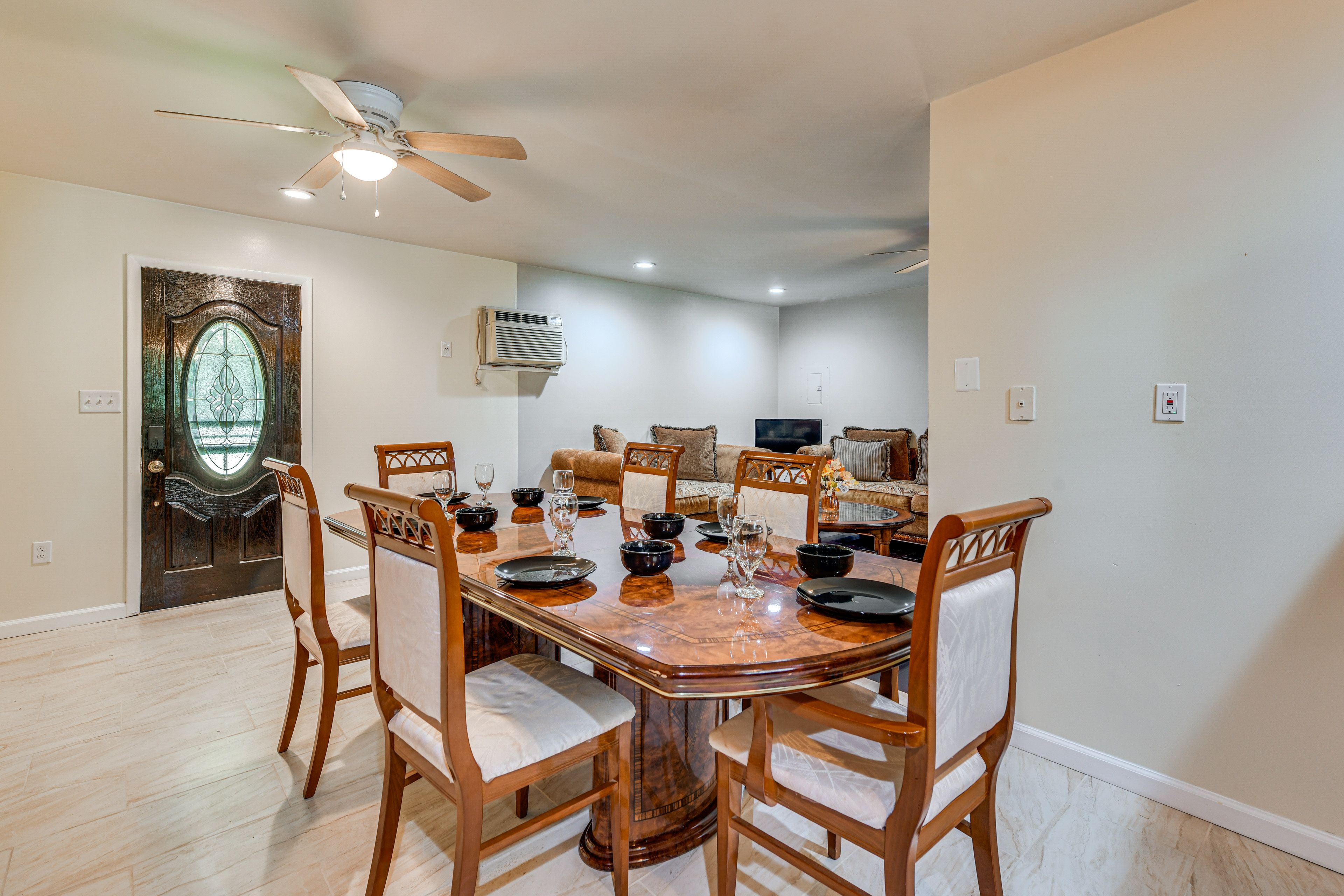 Dining Table | Dishware/Flatware