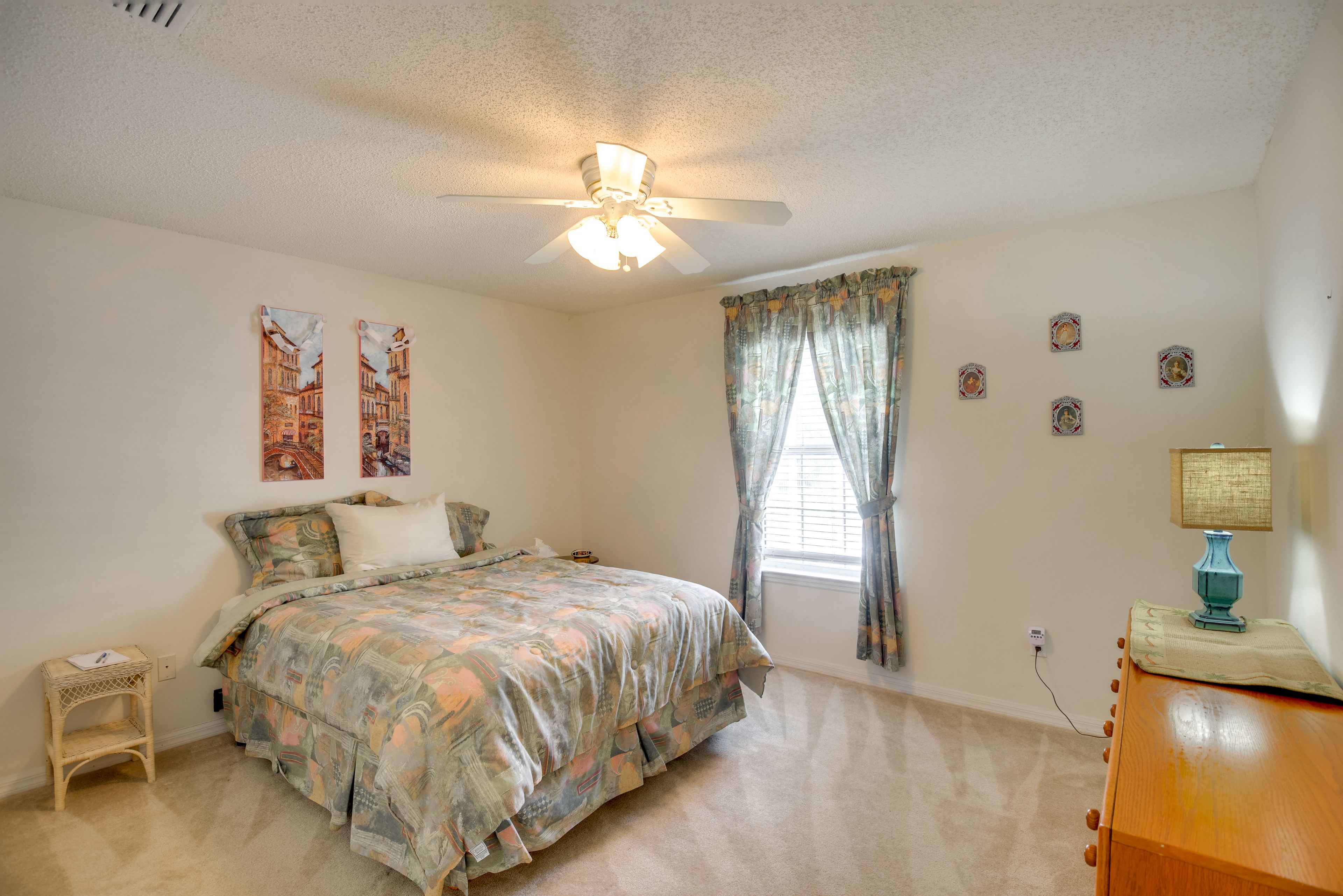 Bedroom 2 | Queen Bed