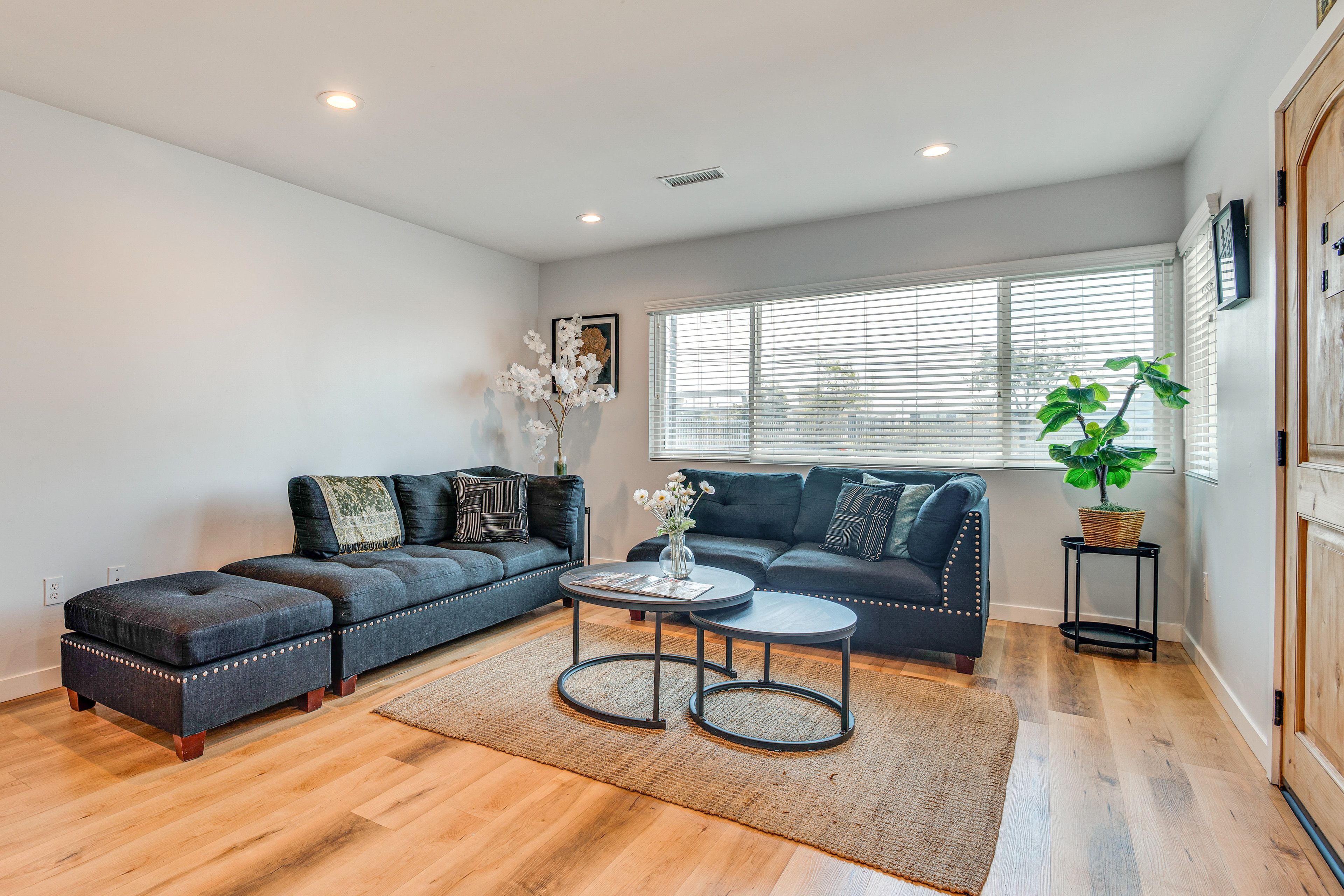 Living Room | Single-Story Home | Central A/C & Heating