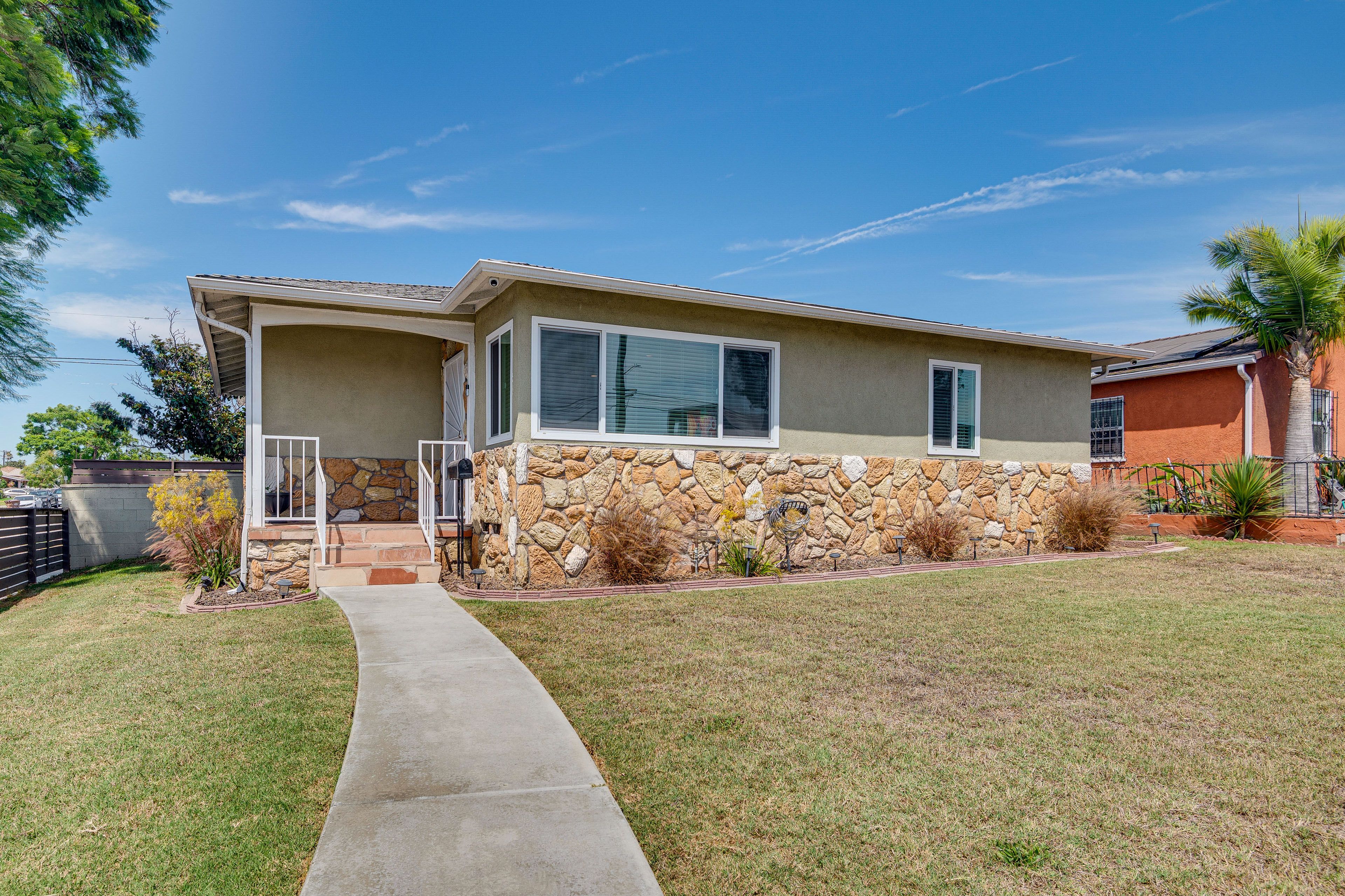 Los Angeles Vacation Rental | 3BR | 2BA | Stairs Required | 1,137 Sq Ft