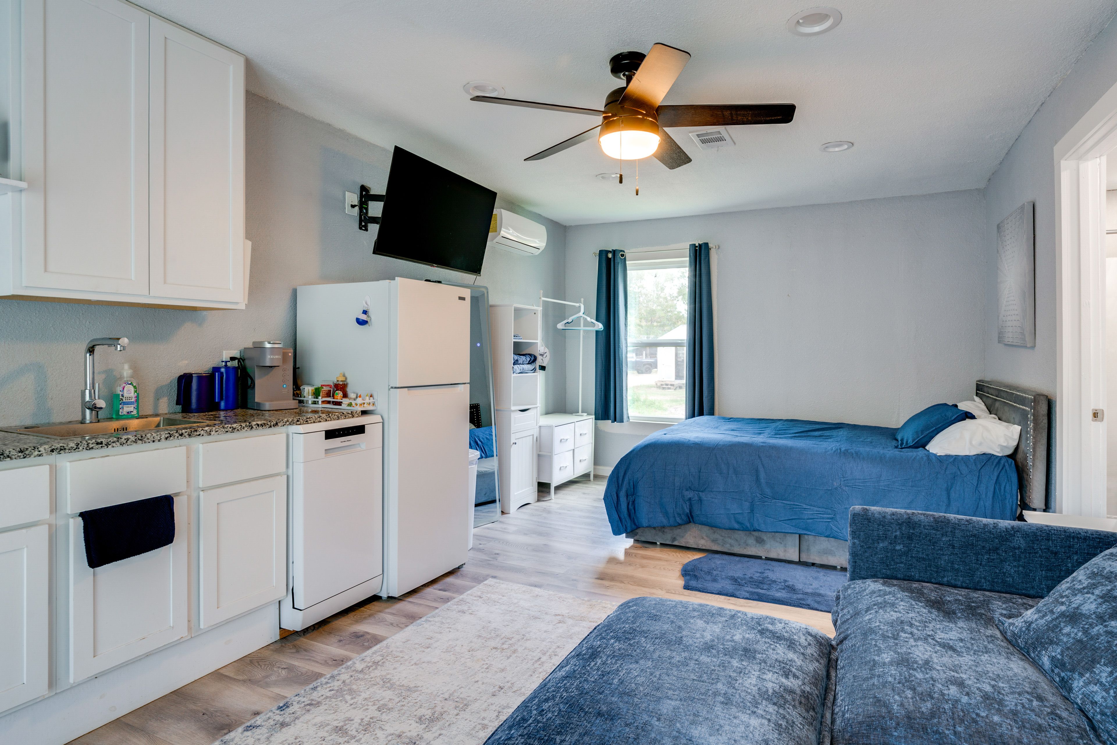 Montgomery Vacation Rental | Studio | 1BA | 5 Steps to Enter | 360 Sq Ft
