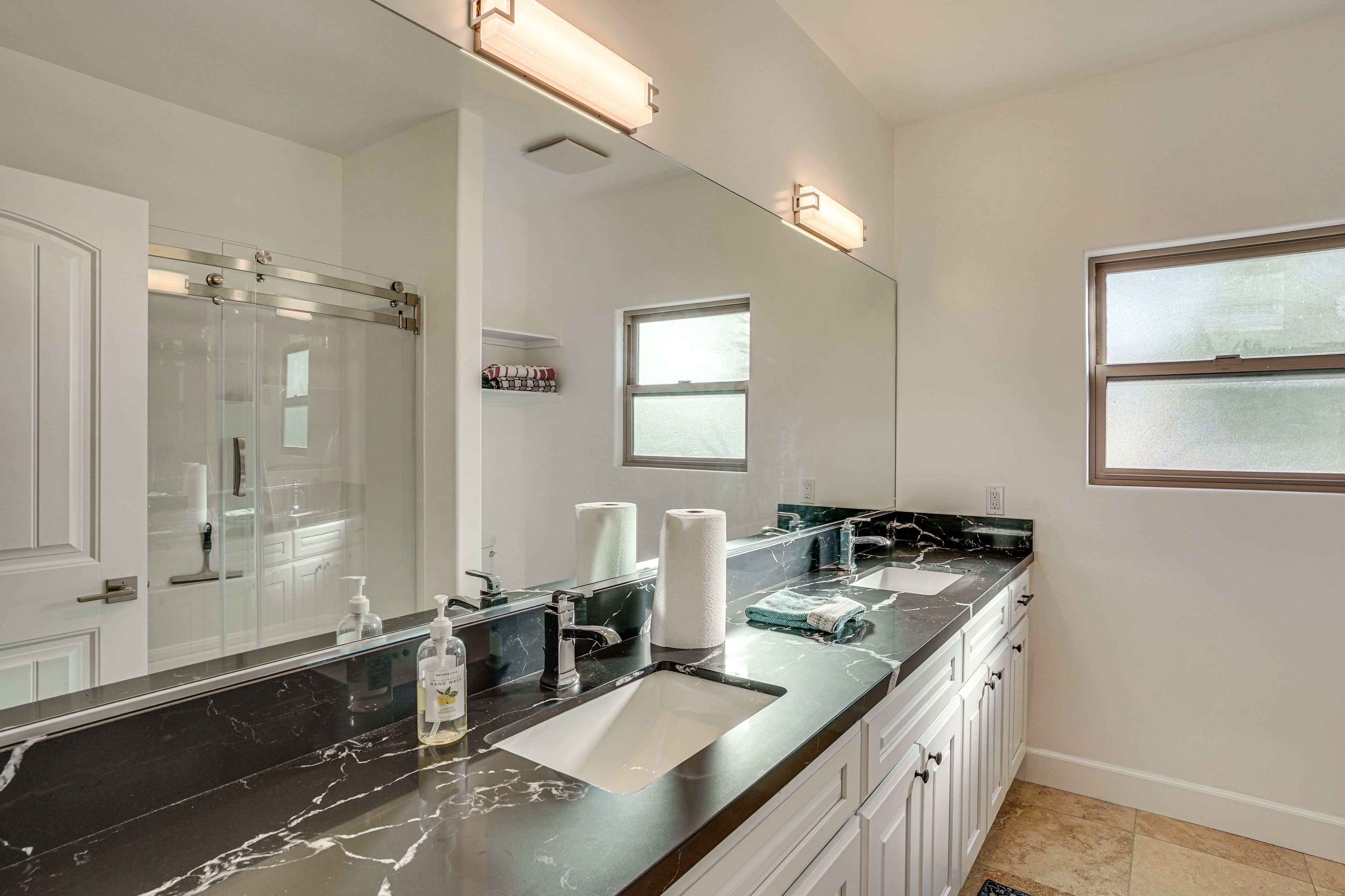 Full Bathroom | 2nd Floor