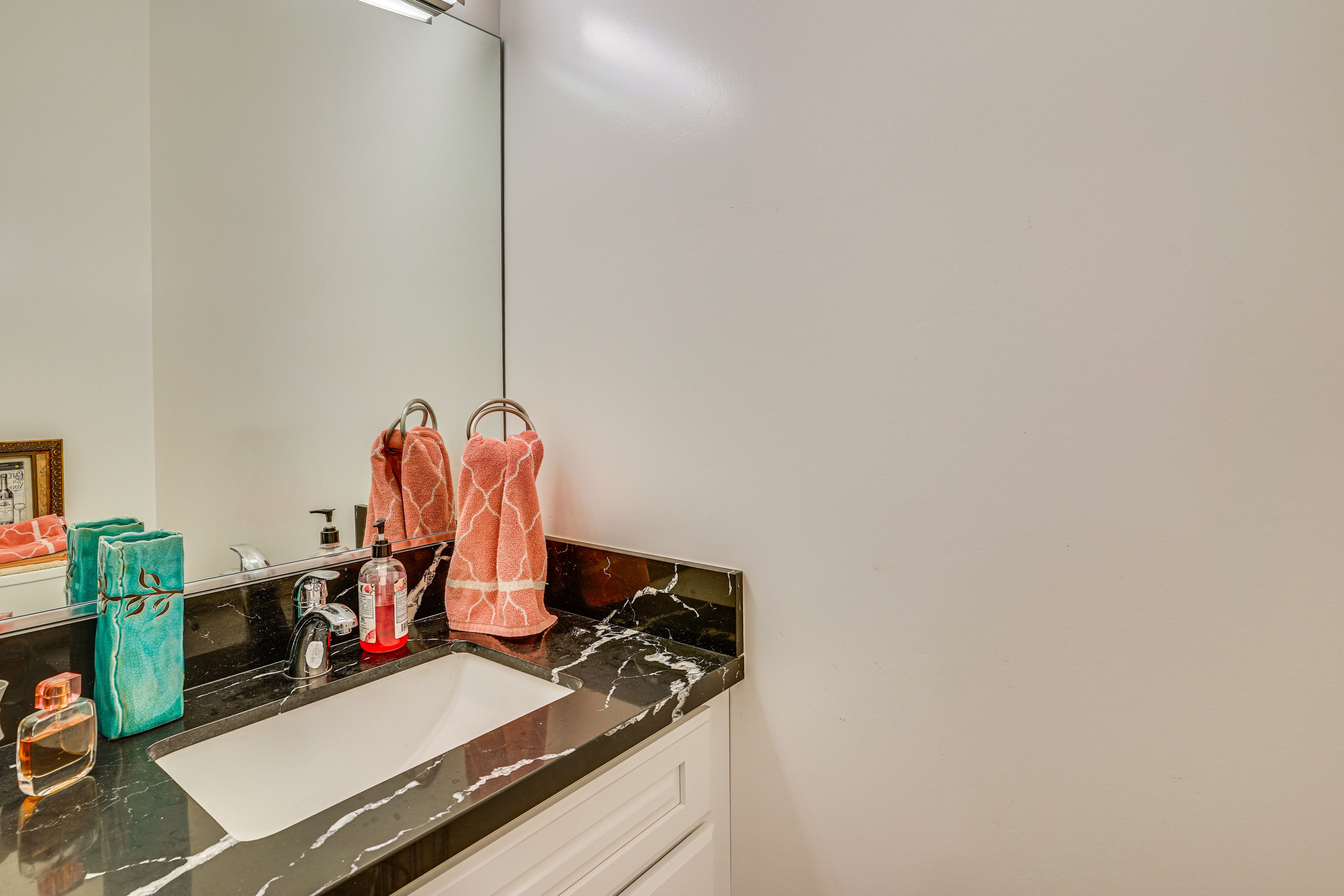 Half Bathroom | 1st Floor