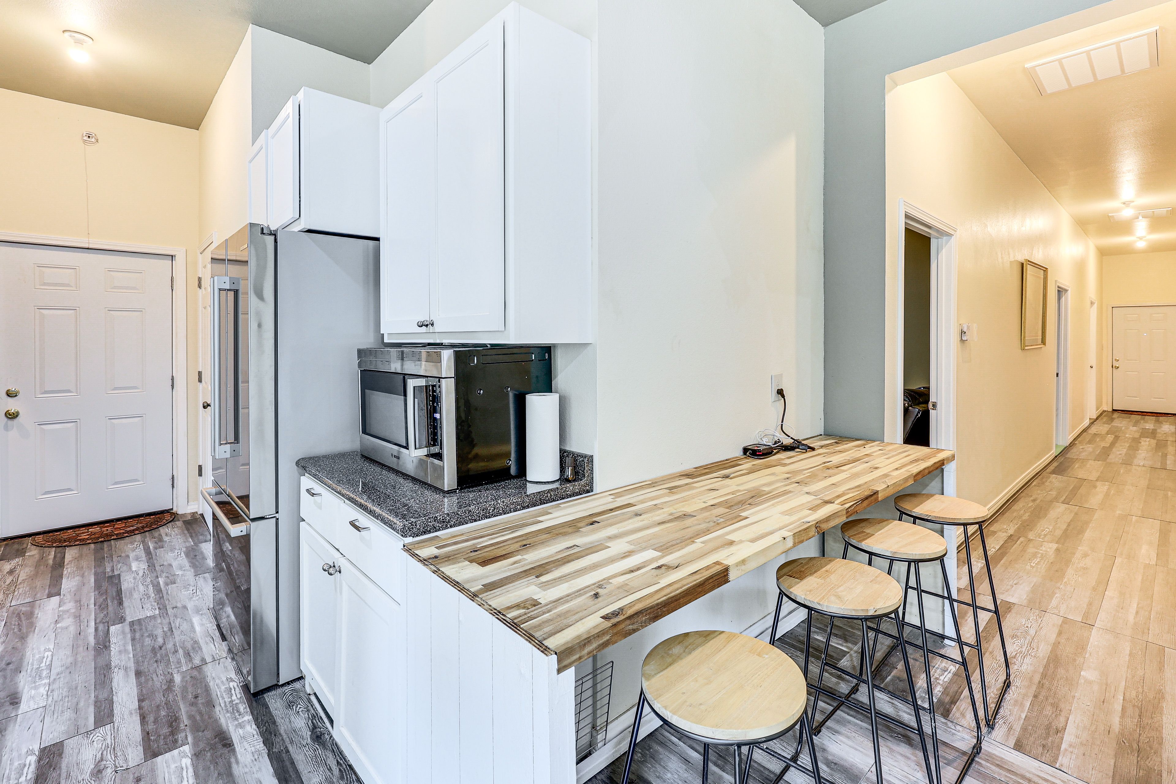 Breakfast Bar | 1st Floor | Dishware/Flatware