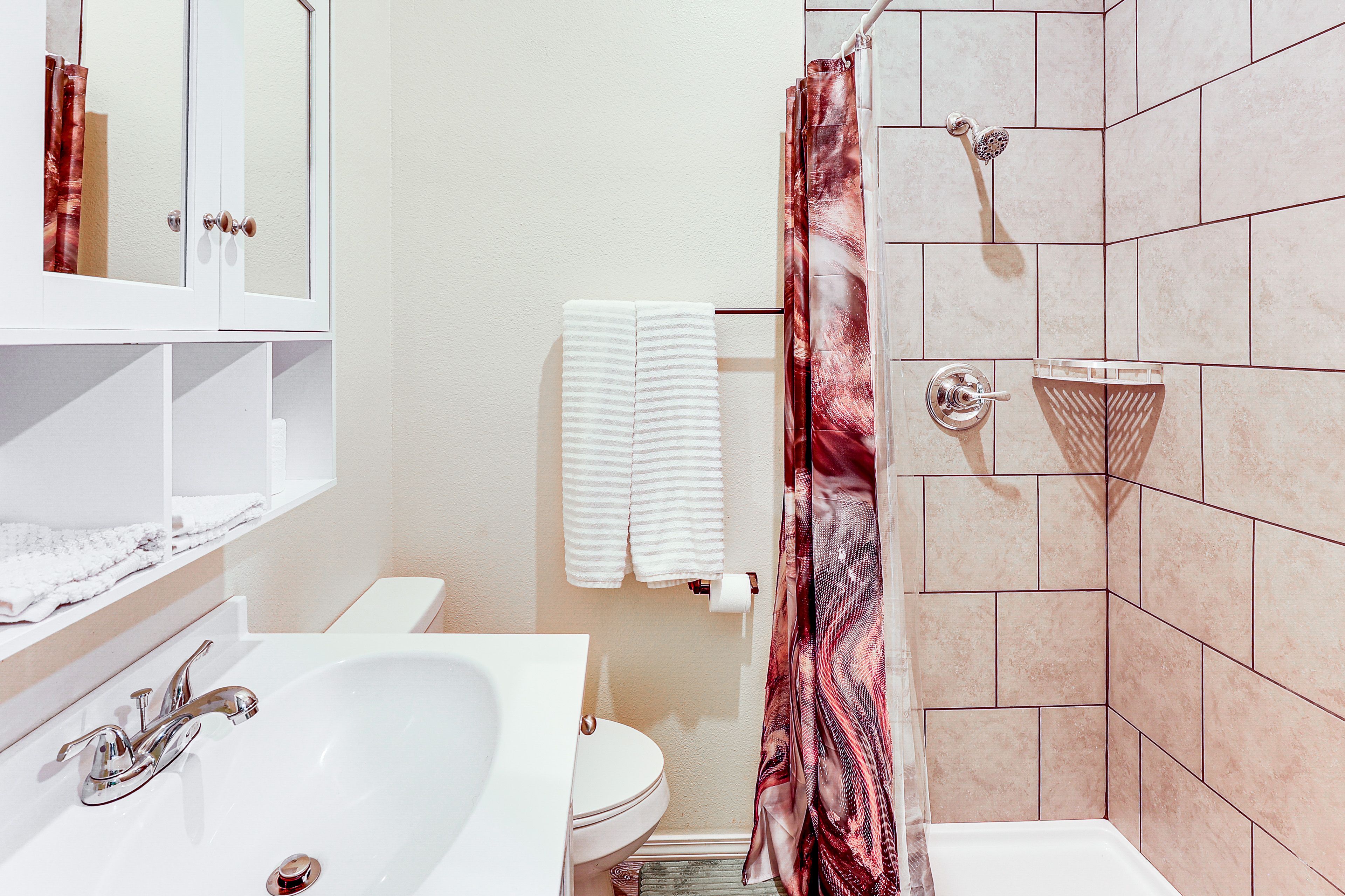 Full Bathroom | 1st Floor